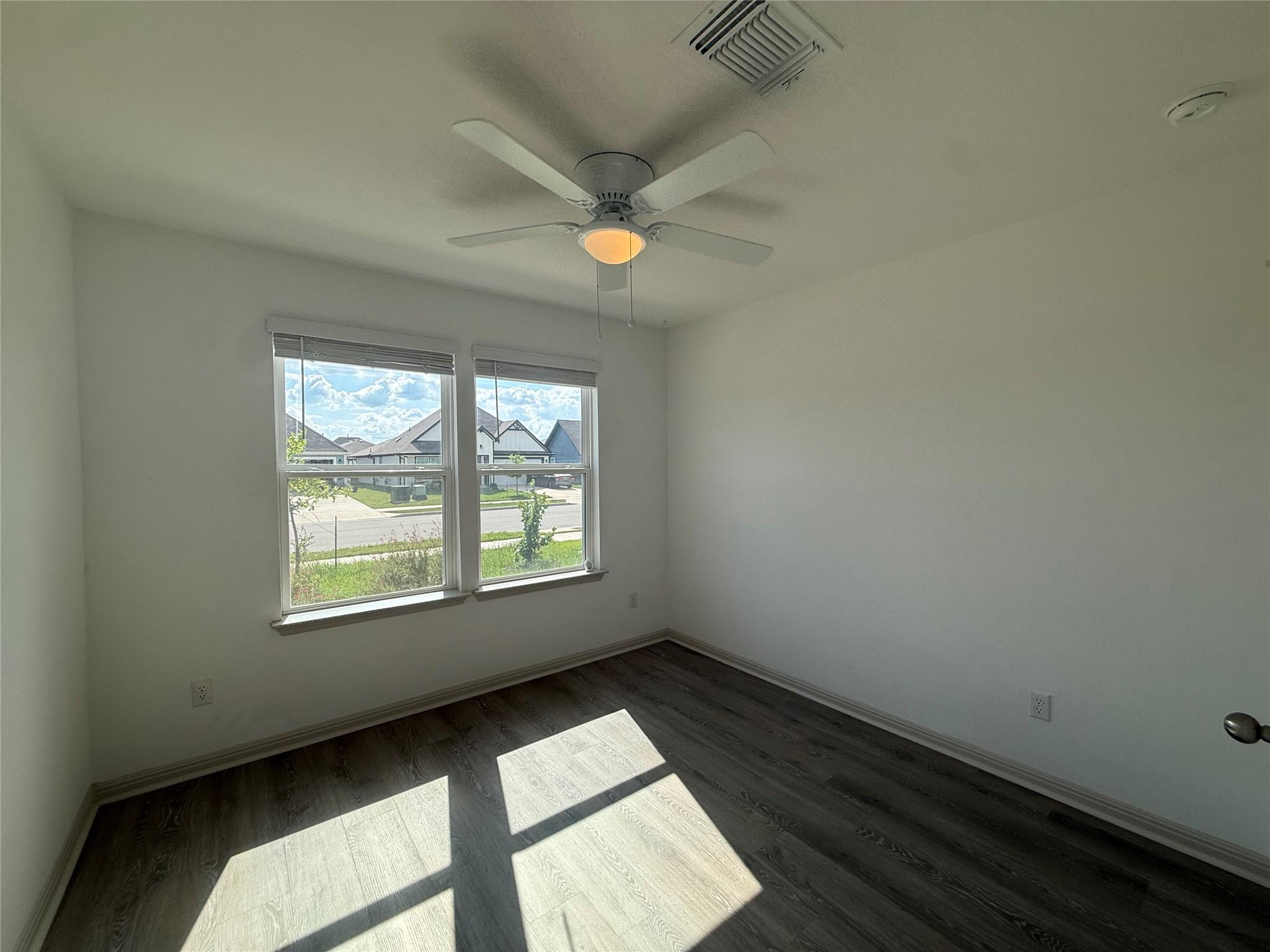 235 Sweetwater Creek Ln, Hutto, TX 78634