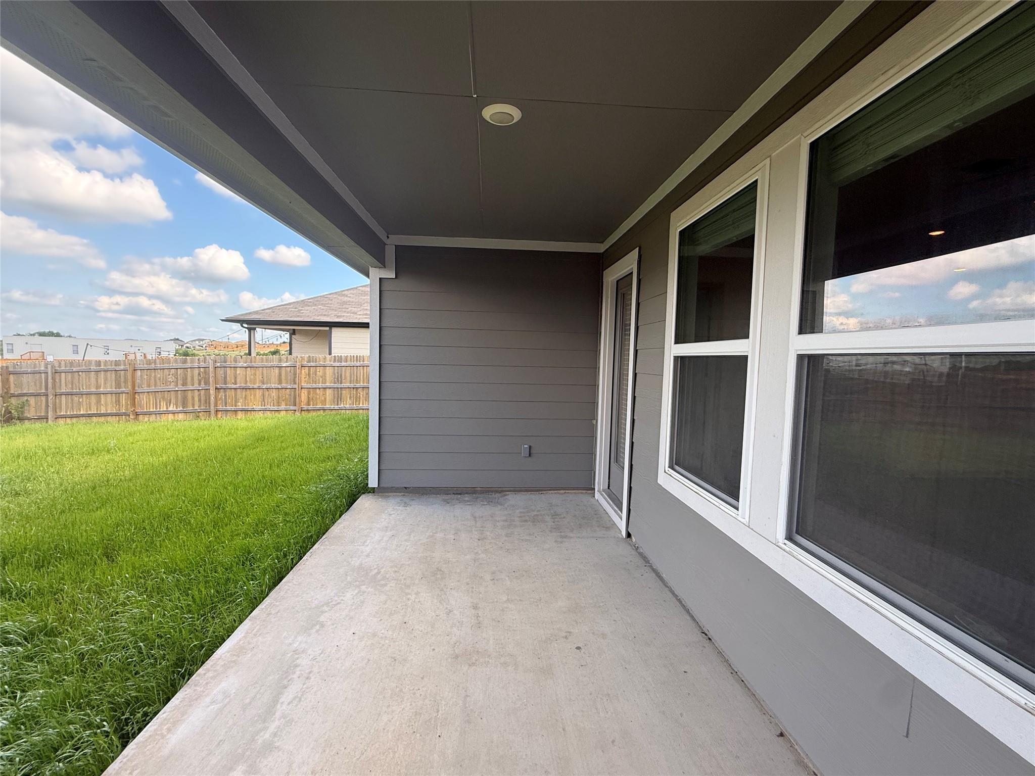 235 Sweetwater Creek Ln, Hutto, TX 78634