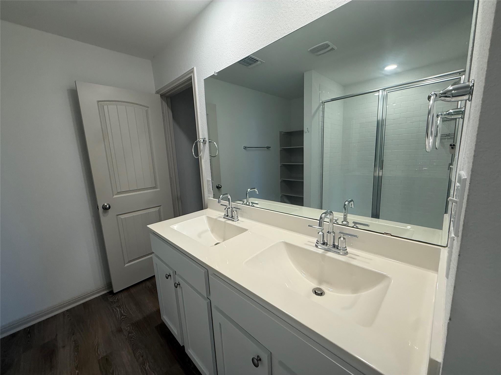 235 Sweetwater Creek Ln, Hutto, TX 78634