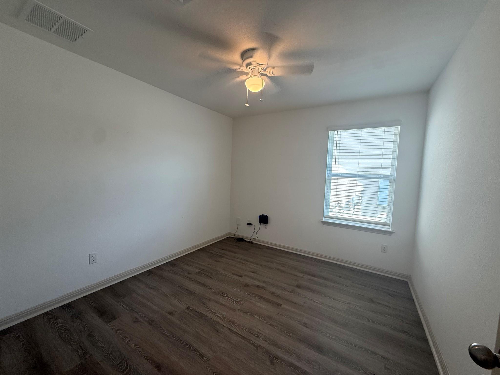 235 Sweetwater Creek Ln, Hutto, TX 78634