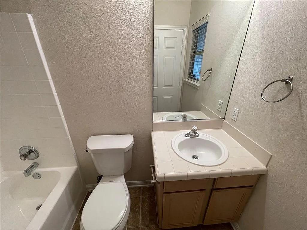 5701 Signal Pt, Austin, TX 78724