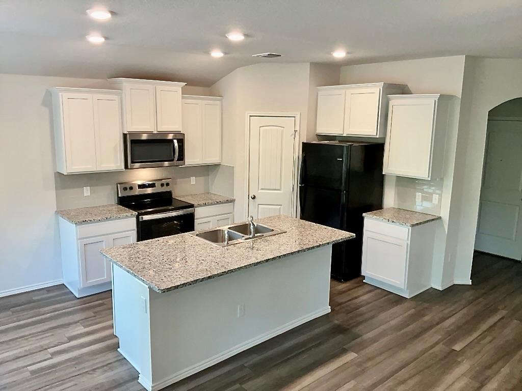 124 Marcel Ct, Taylor, TX 76574