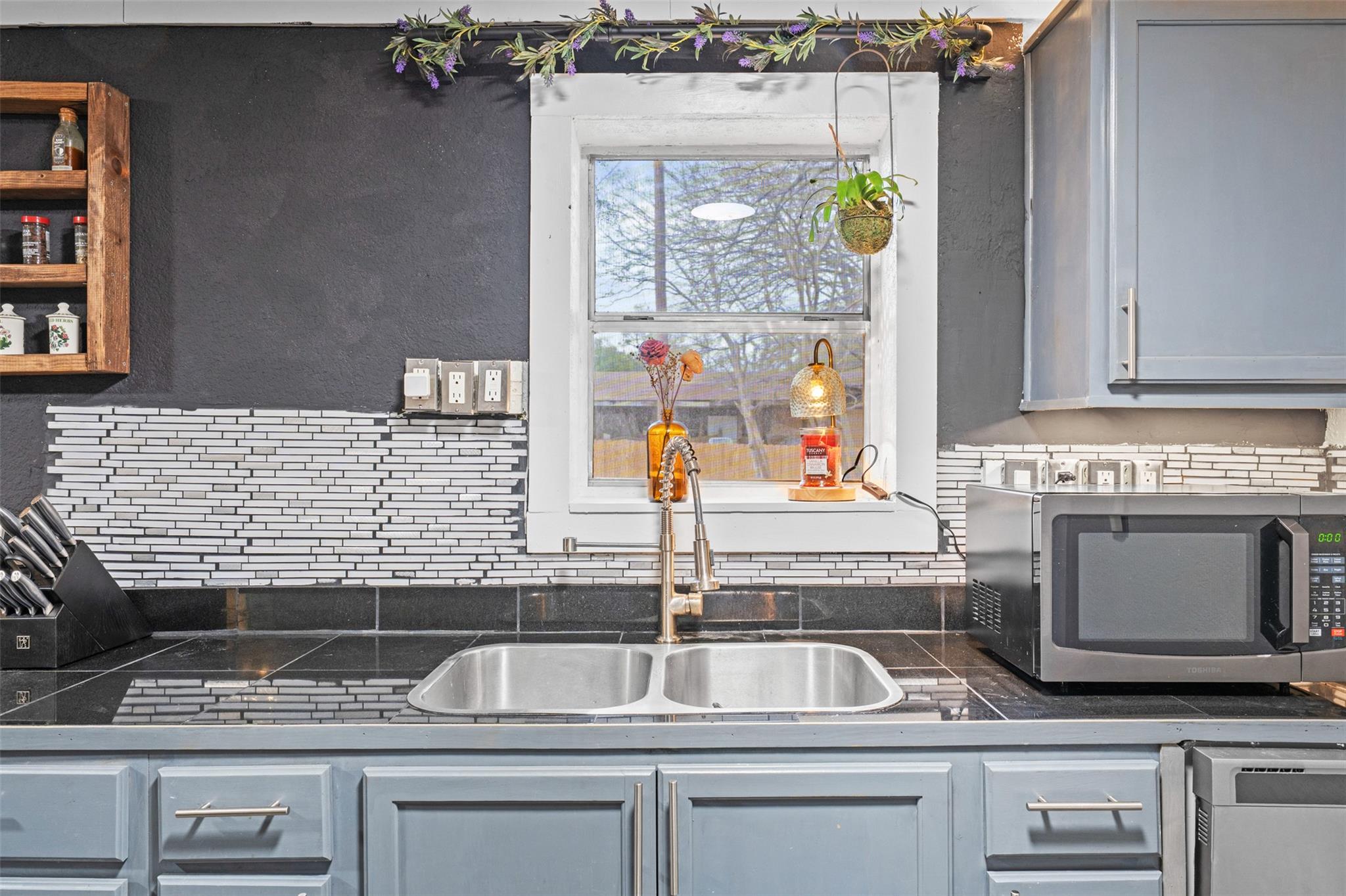 724 Scarbrough St, Rockdale, TX 76567