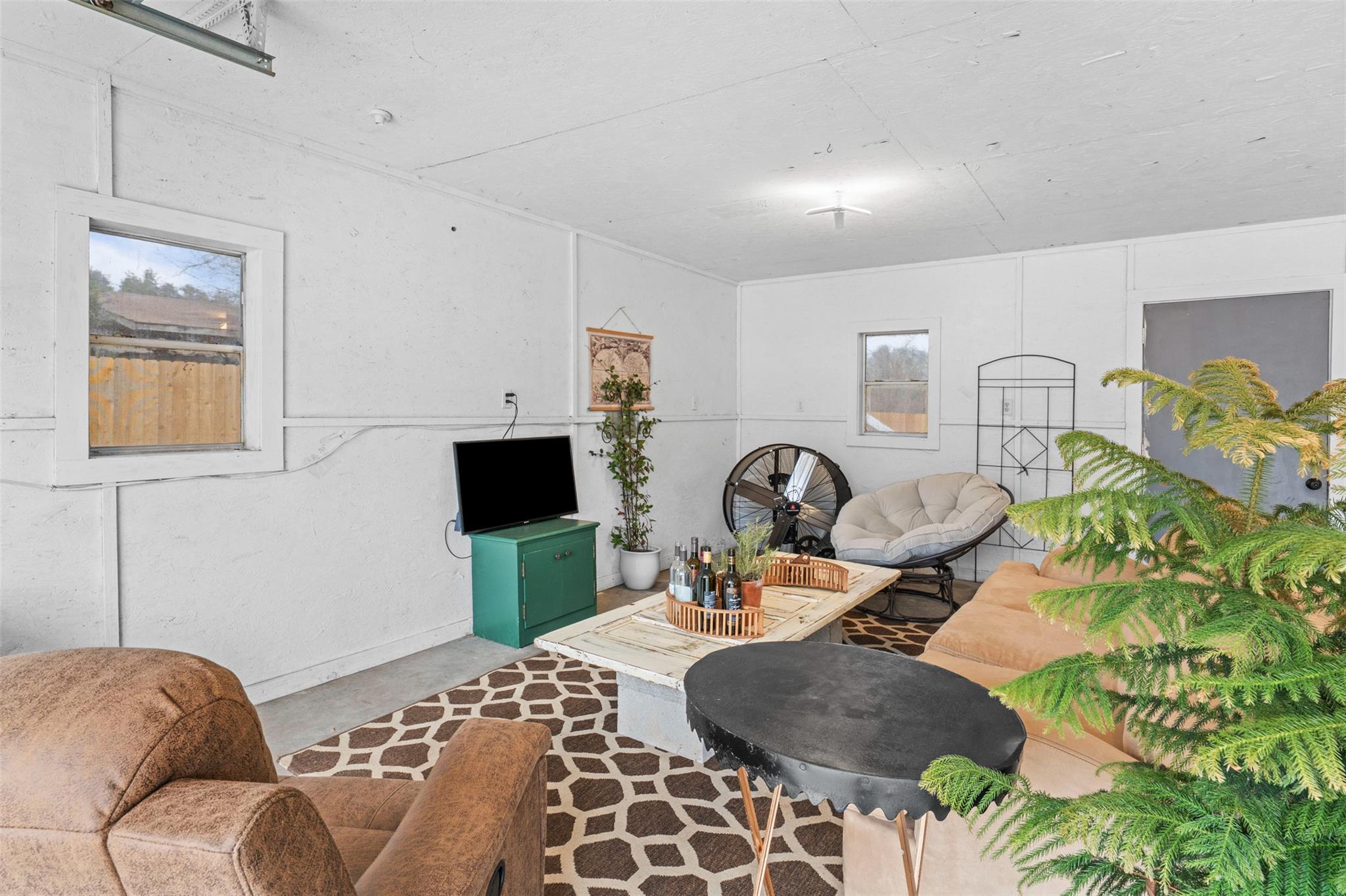 724 Scarbrough St, Rockdale, TX 76567