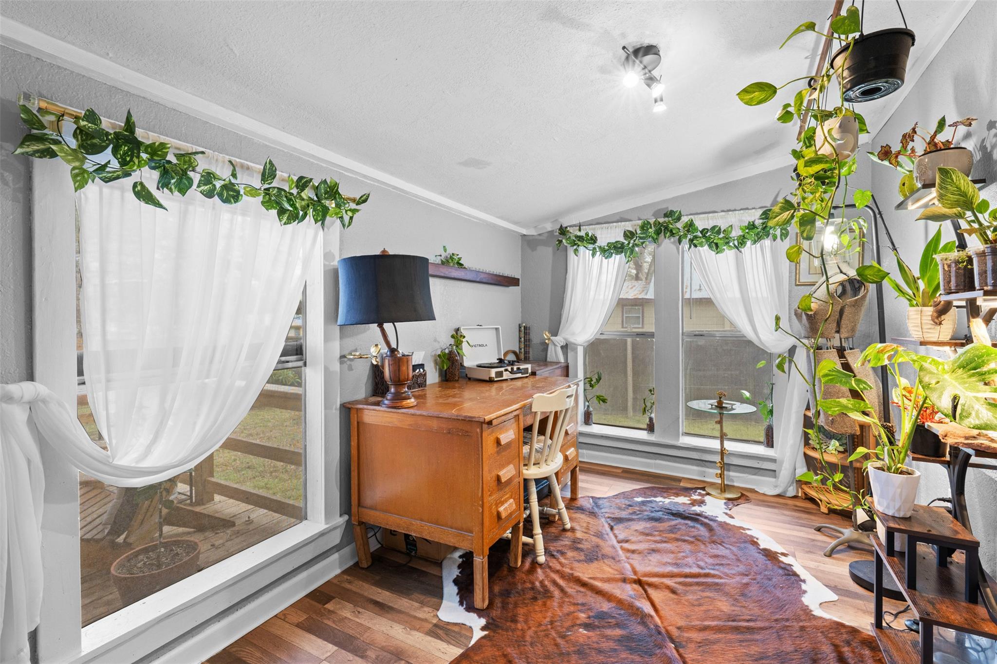 724 Scarbrough St, Rockdale, TX 76567