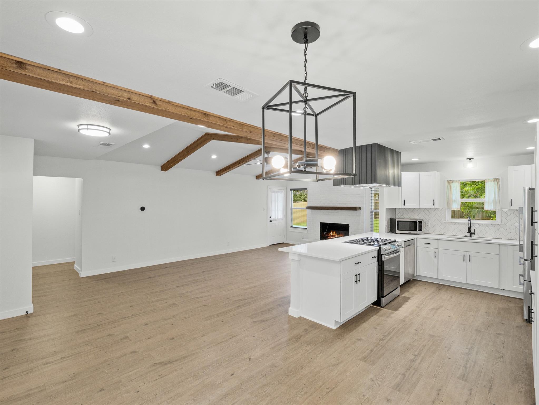 9204 Collinfield Dr, Austin, TX 78758