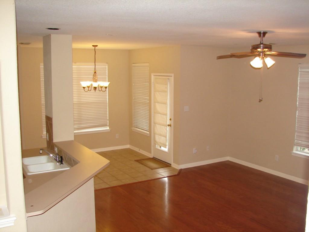 1720 Lynnville Trl, Austin, TX 78727