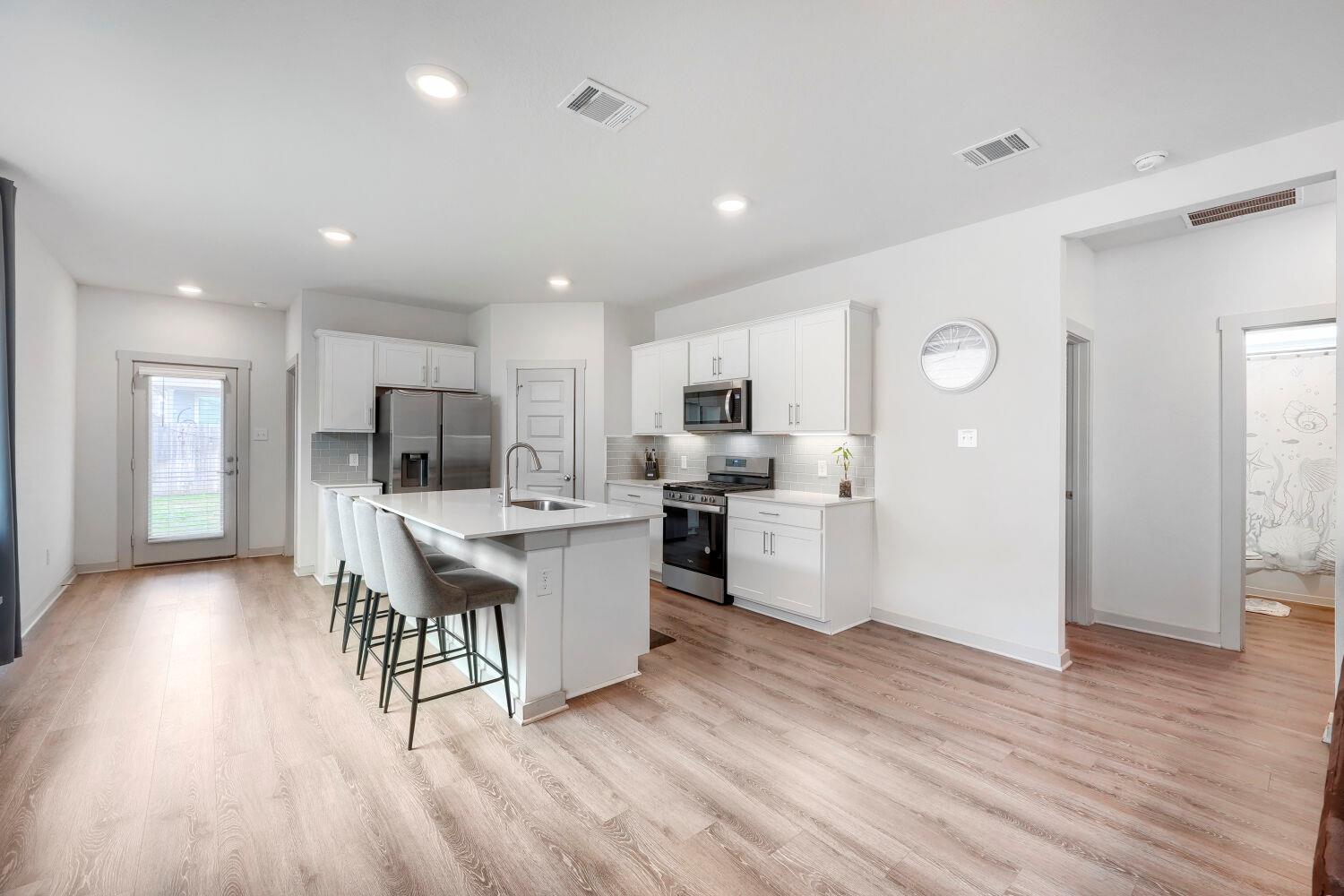 233 NEW HAMPTON Way, San Marcos, TX 78666