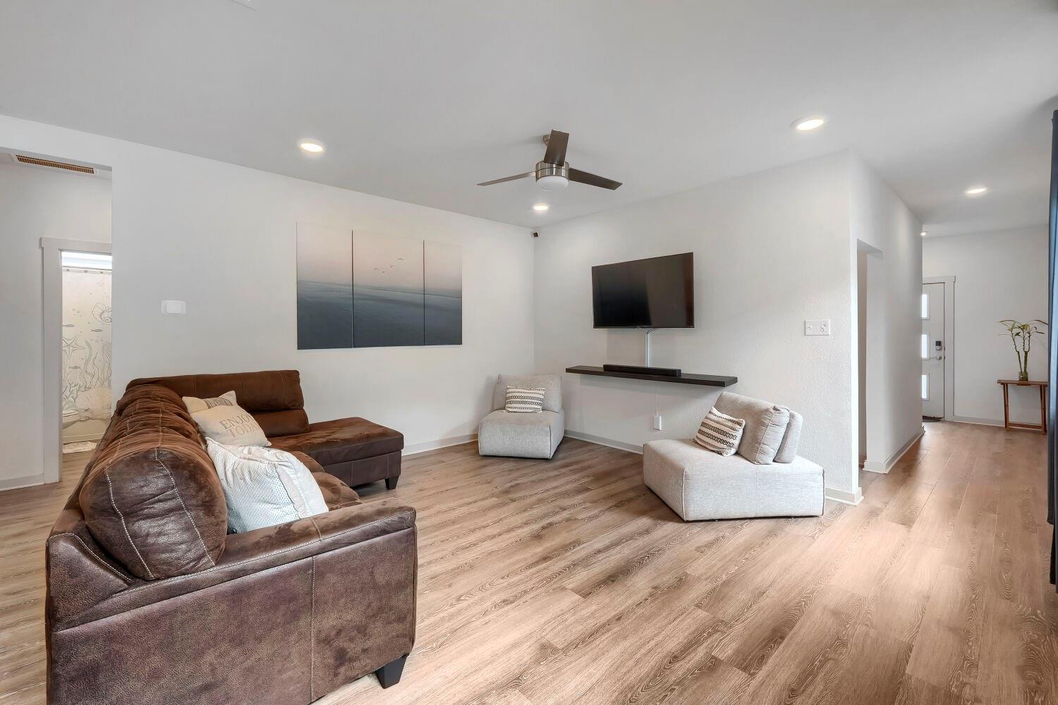 233 NEW HAMPTON Way, San Marcos, TX 78666