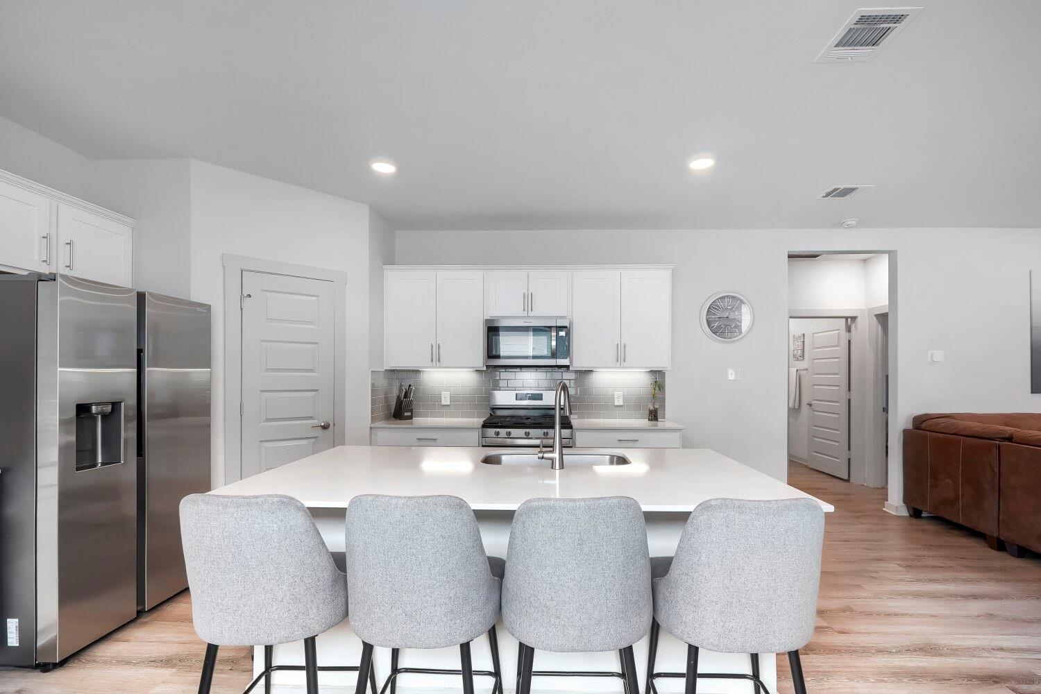 233 NEW HAMPTON Way, San Marcos, TX 78666