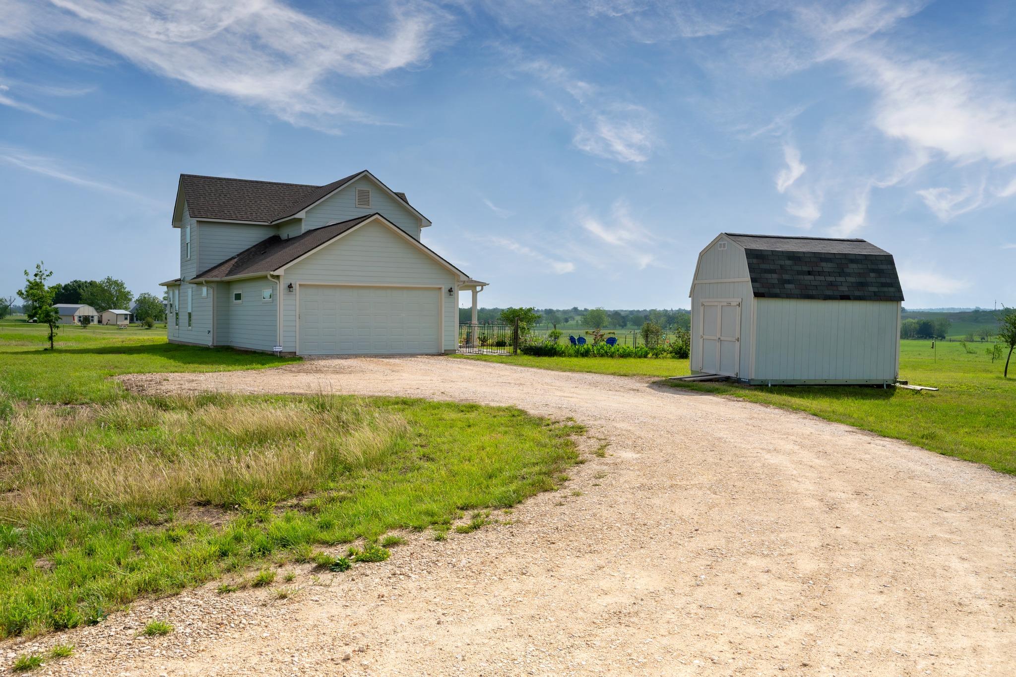 1662 County Road 465, Coupland, TX 78615