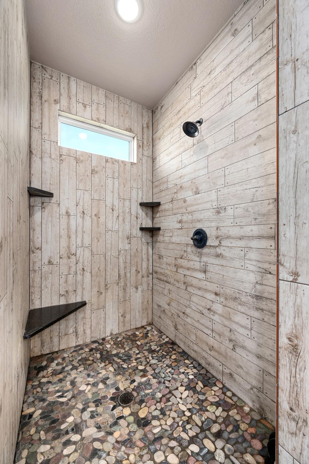 1662 County Road 465, Coupland, TX 78615