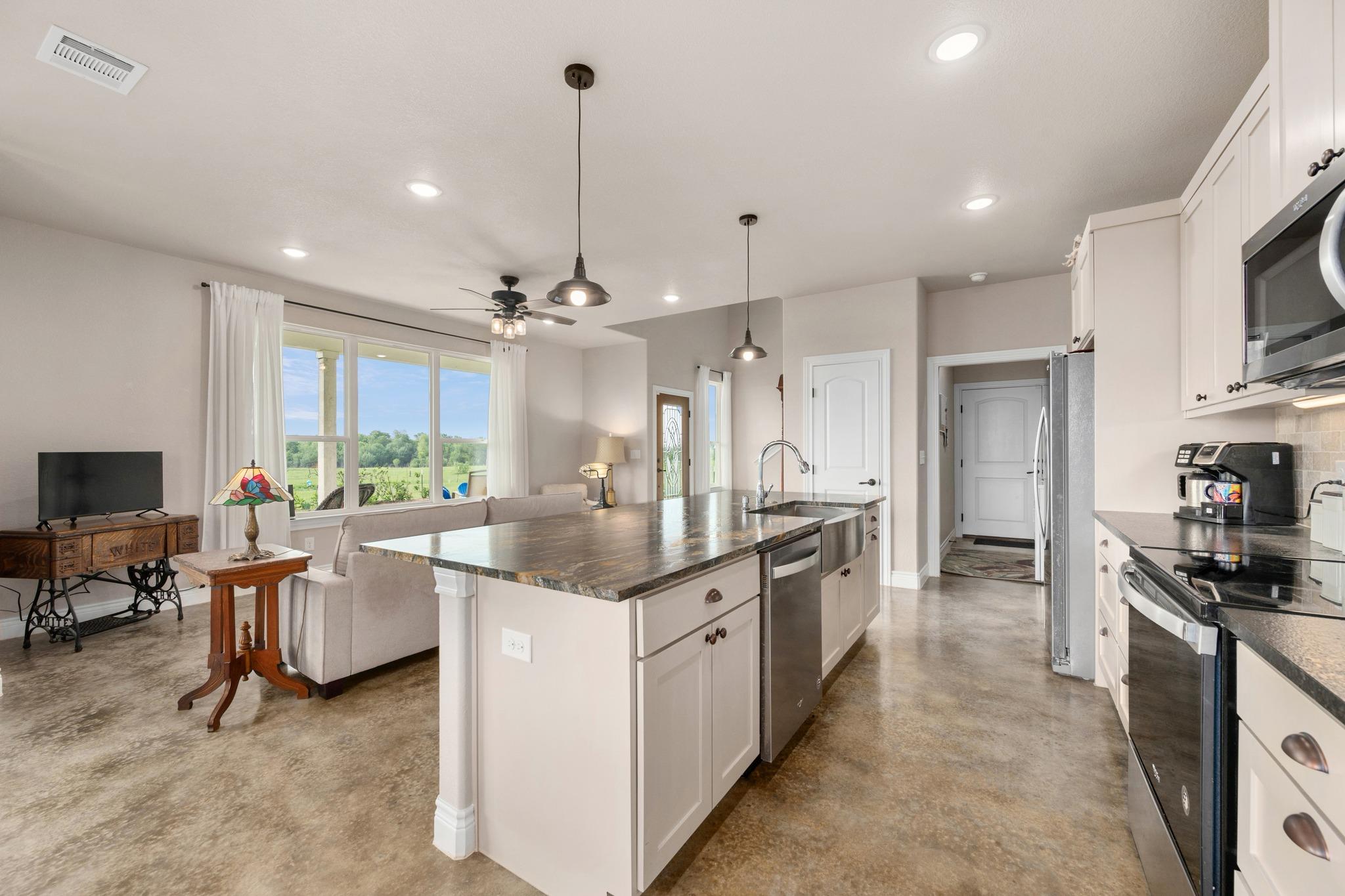 1662 County Road 465, Coupland, TX 78615