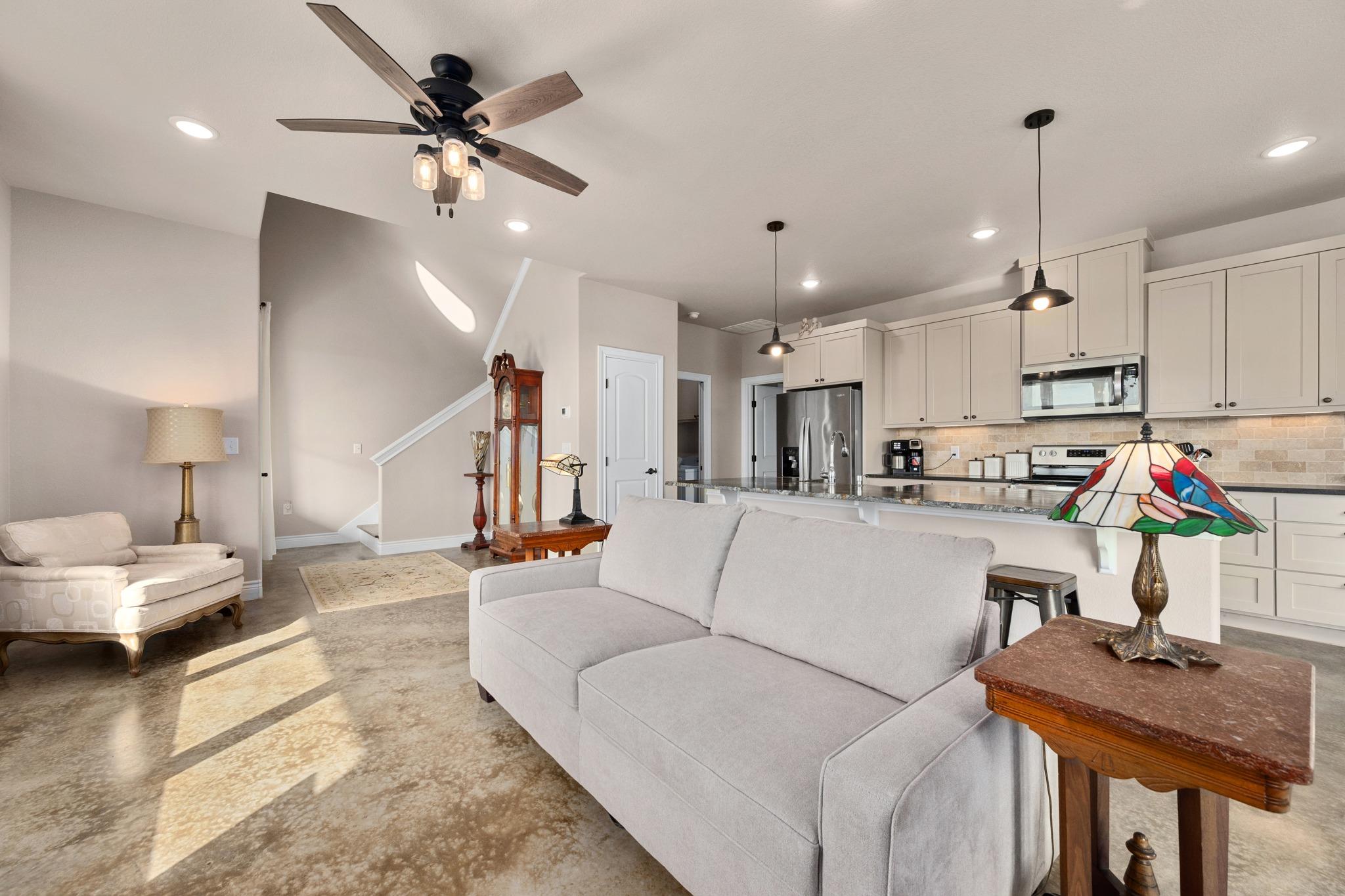 1662 County Road 465, Coupland, TX 78615