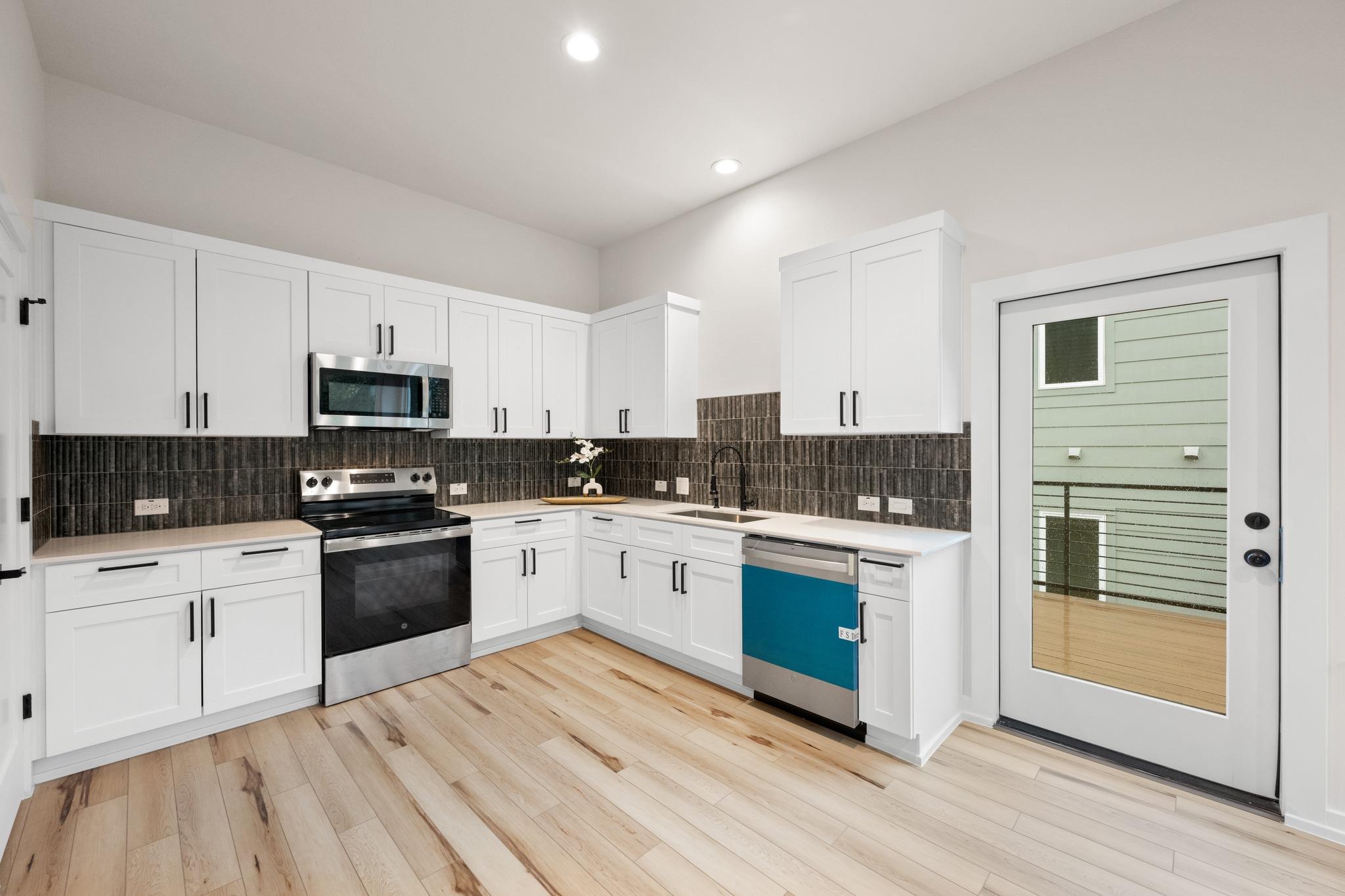 2309 Montopolis Dr # 7, Austin, TX 78741