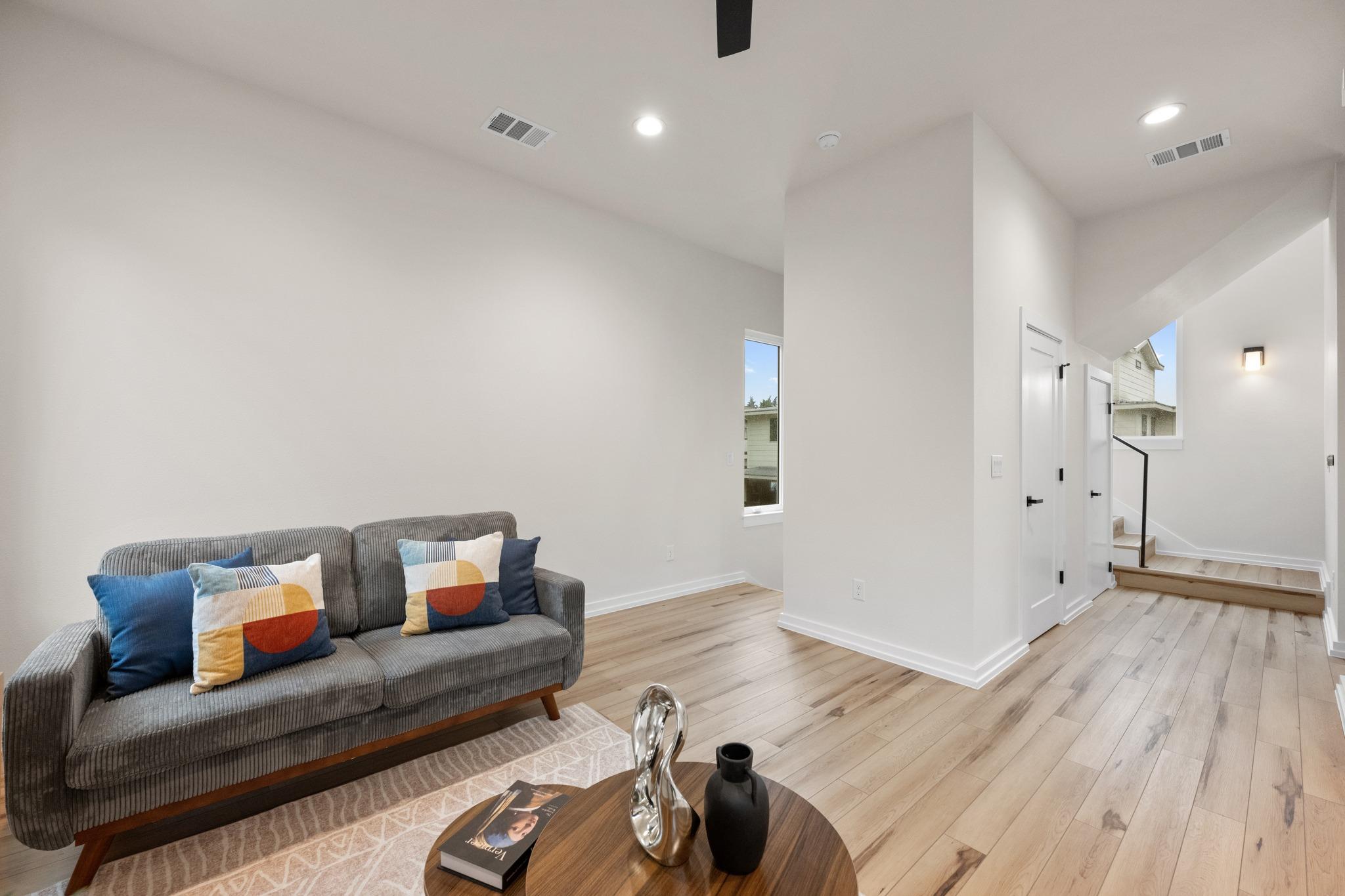 2309 Montopolis Dr # 7, Austin, TX 78741