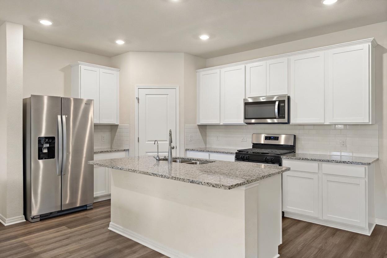 129 Greenway Ln, Georgetown, TX 78628