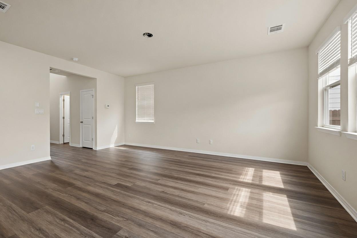 129 Greenway Ln, Georgetown, TX 78628