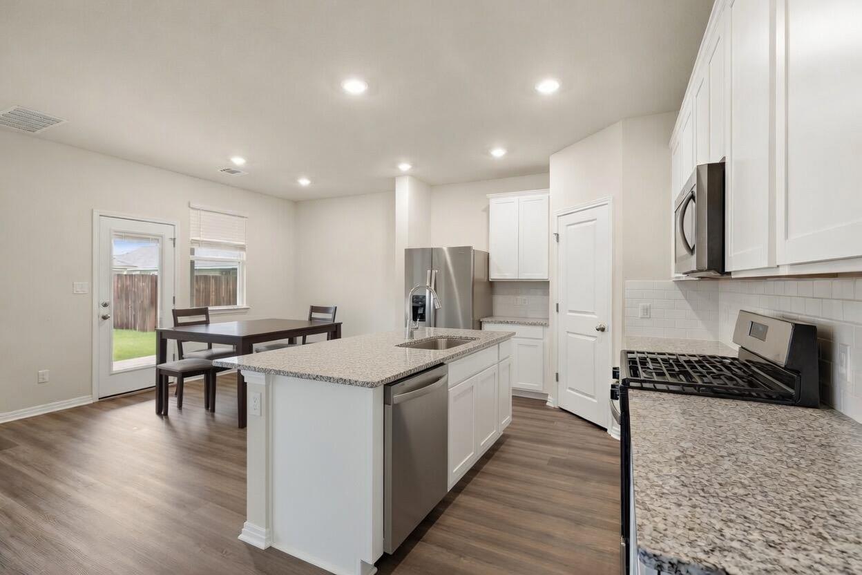 129 Greenway Ln, Georgetown, TX 78628