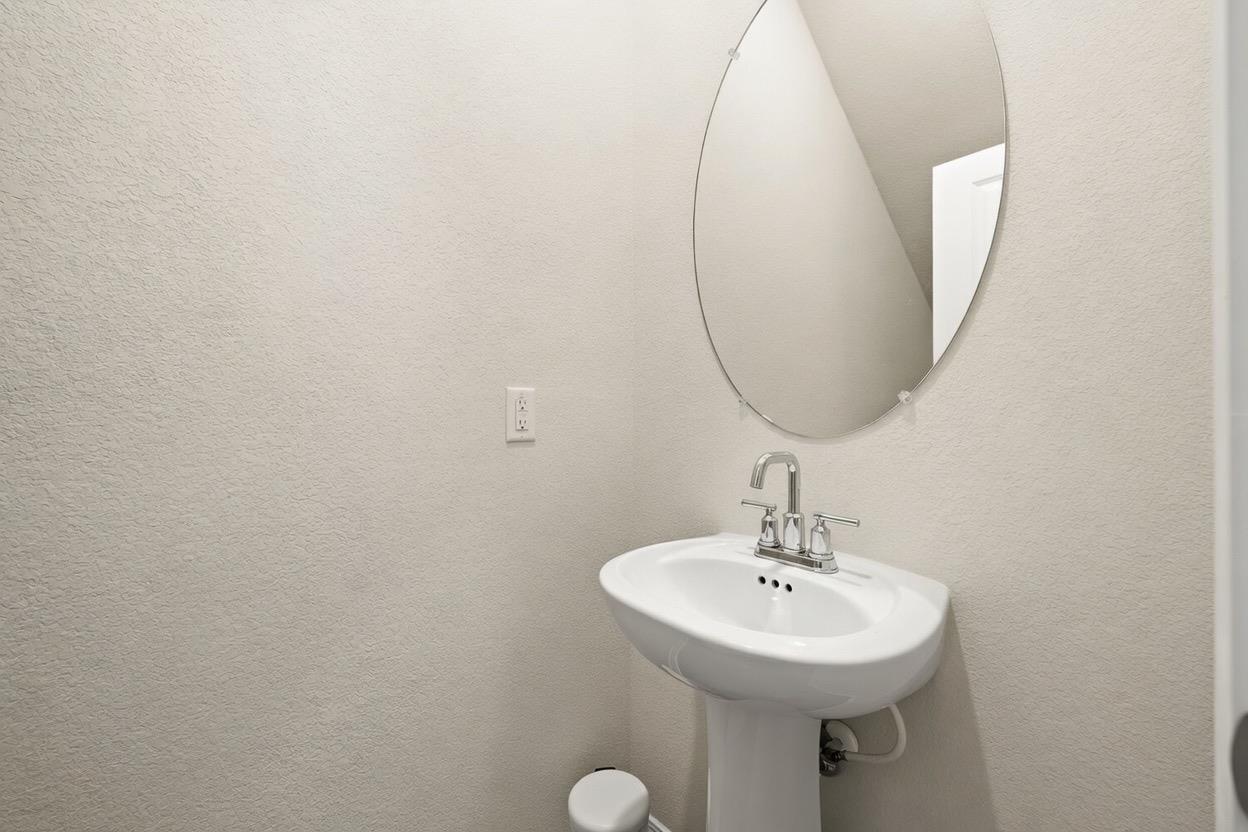 129 Greenway Ln, Georgetown, TX 78628