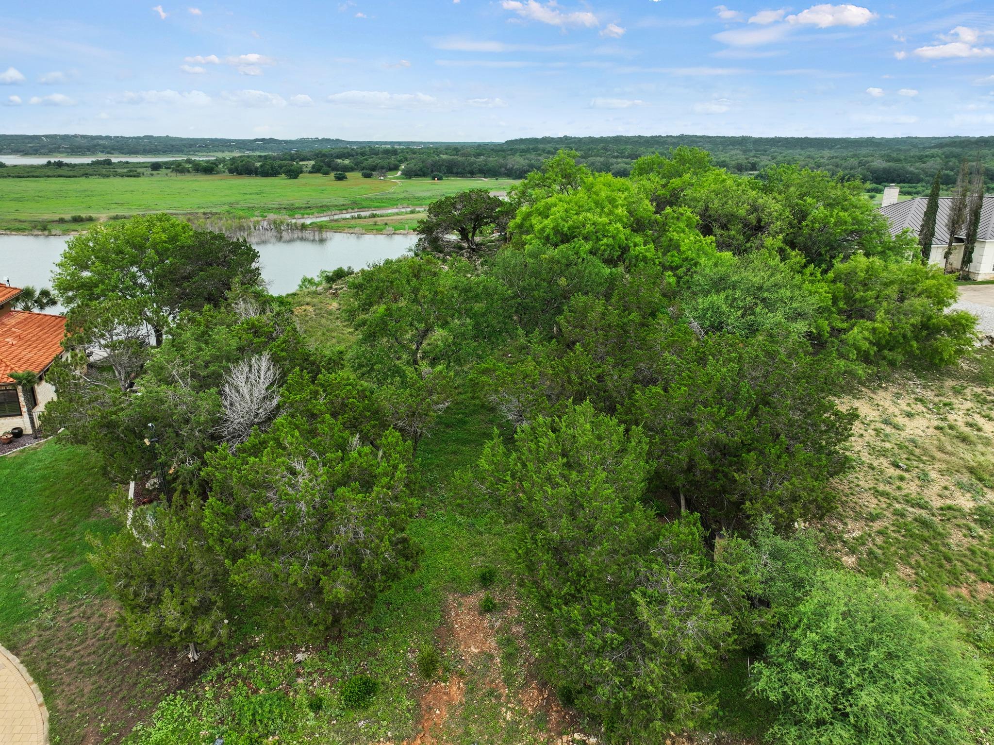343 Harbor Dr, Spicewood, TX 78669