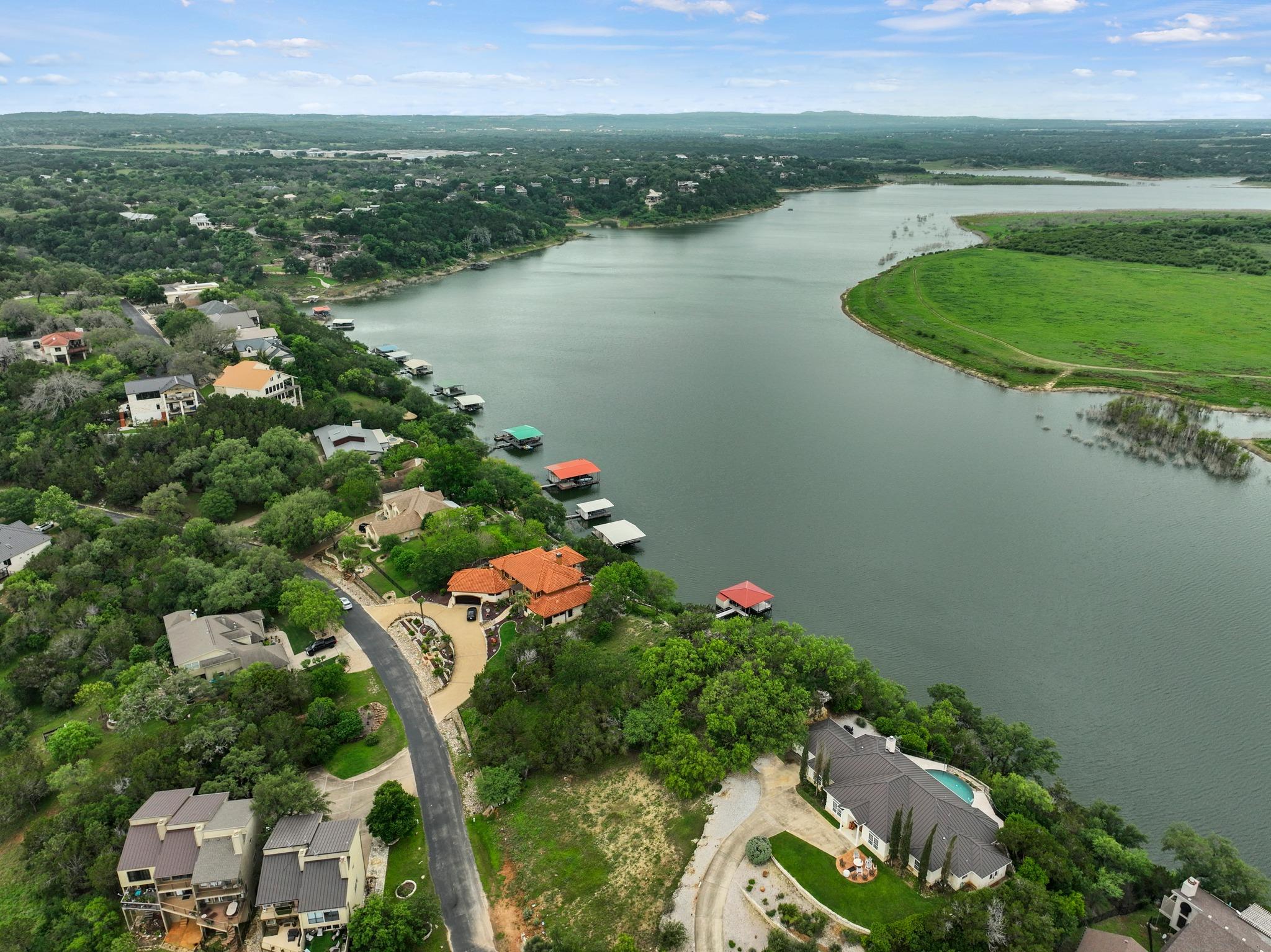 343 Harbor Dr, Spicewood, TX 78669