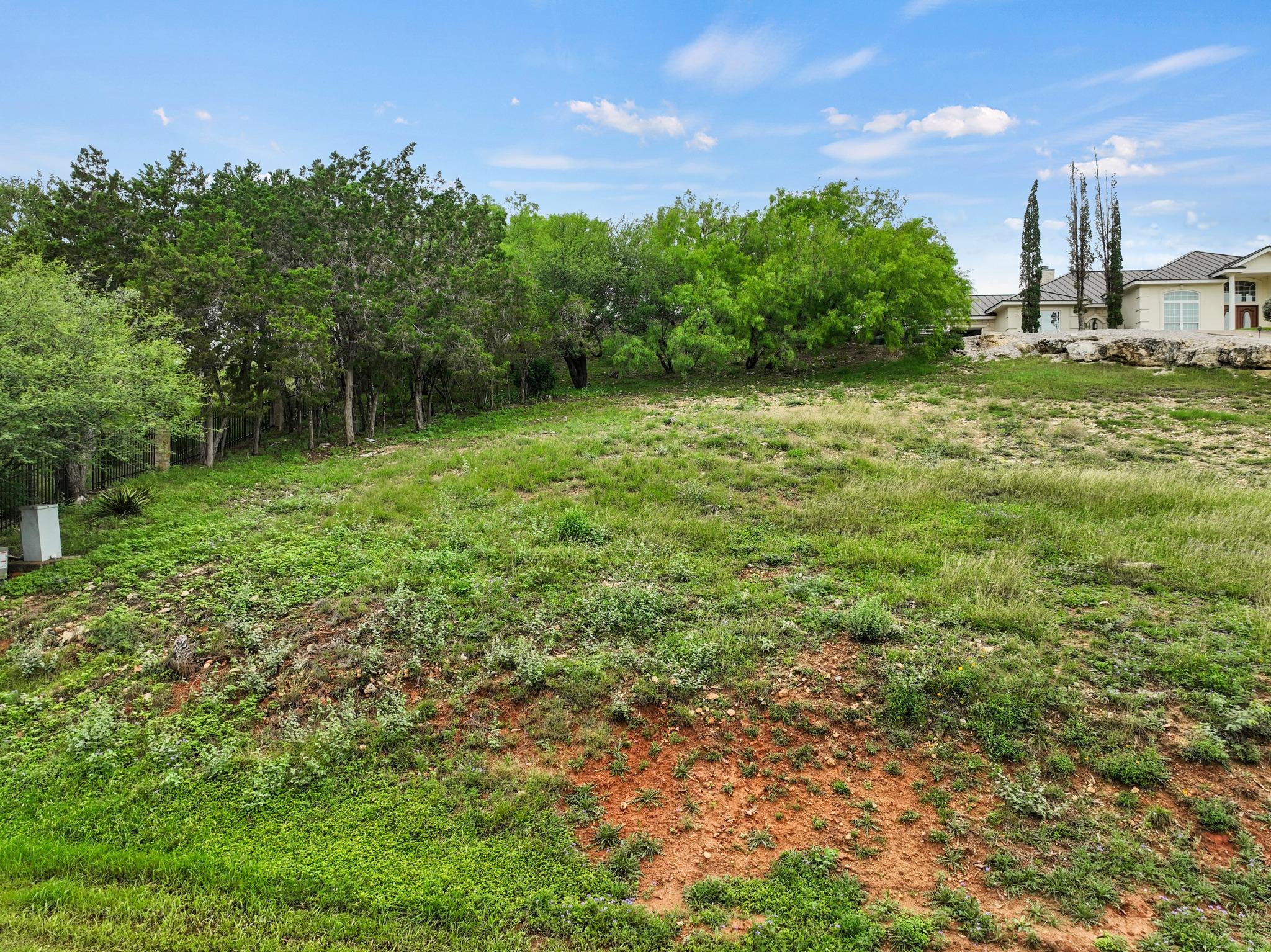 343 Harbor Dr, Spicewood, TX 78669