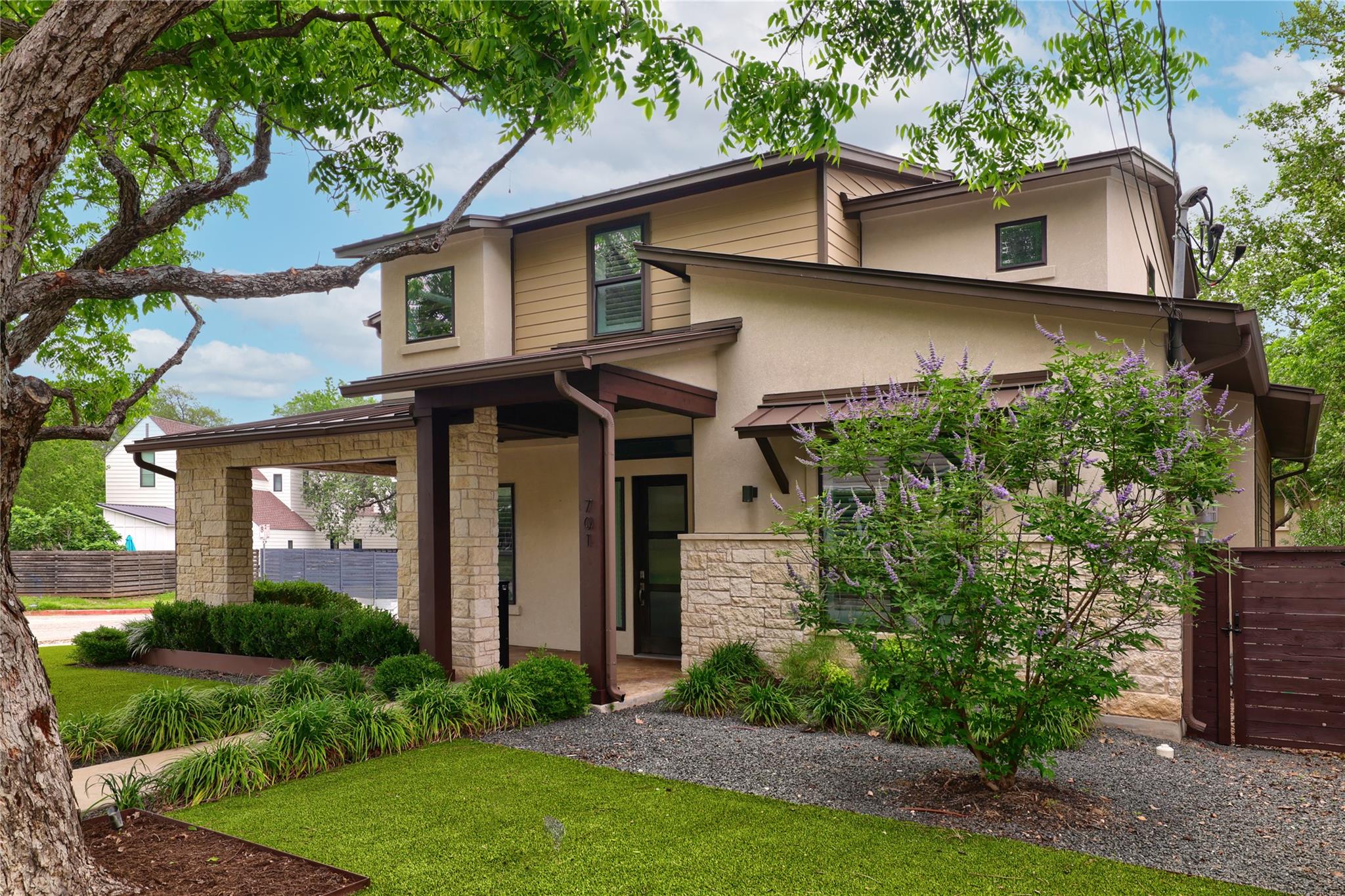 701 Josephine St, Austin, TX 78704