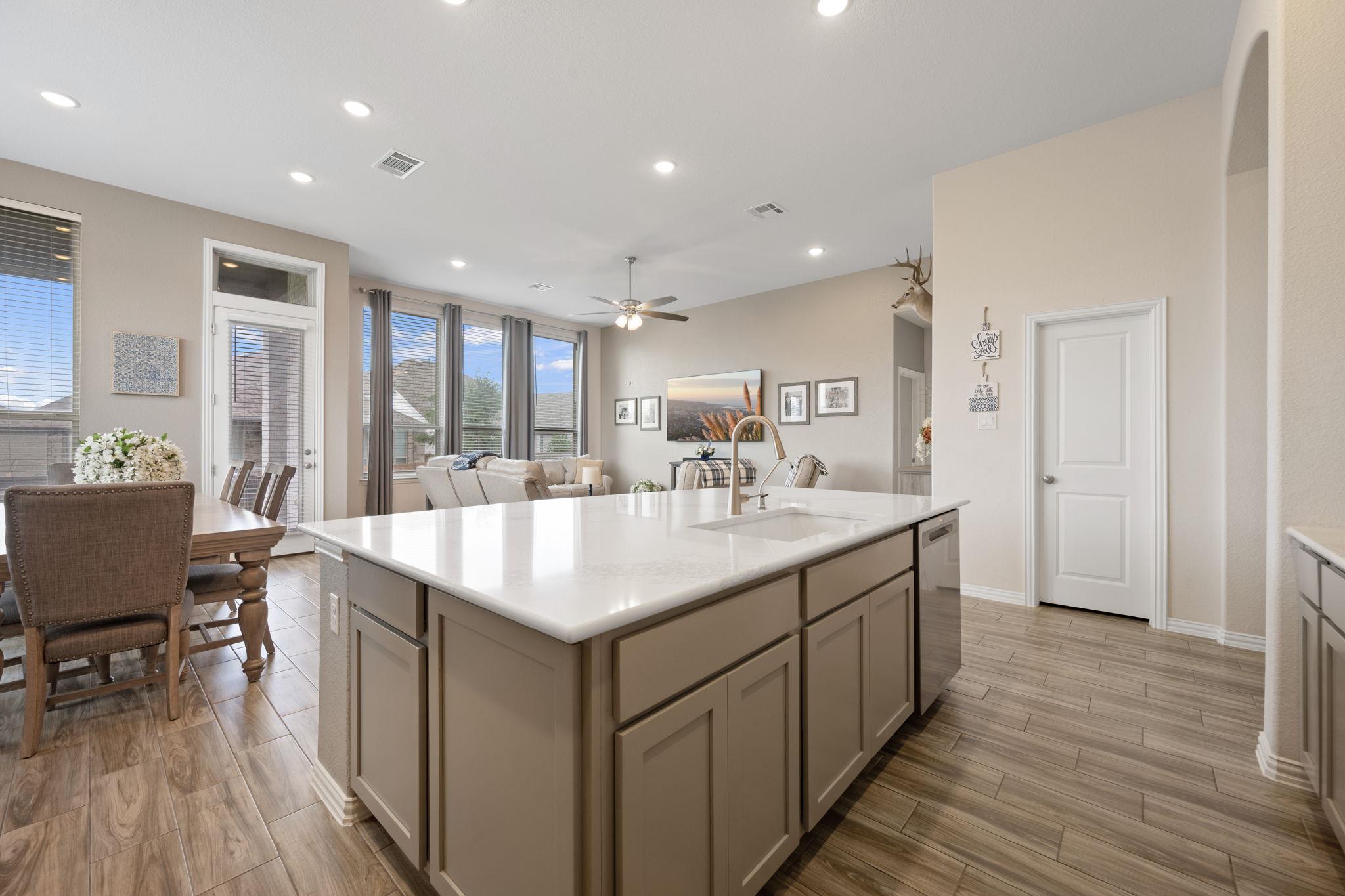 22601 Maidengrass Ln, Lago Vista, TX 78645