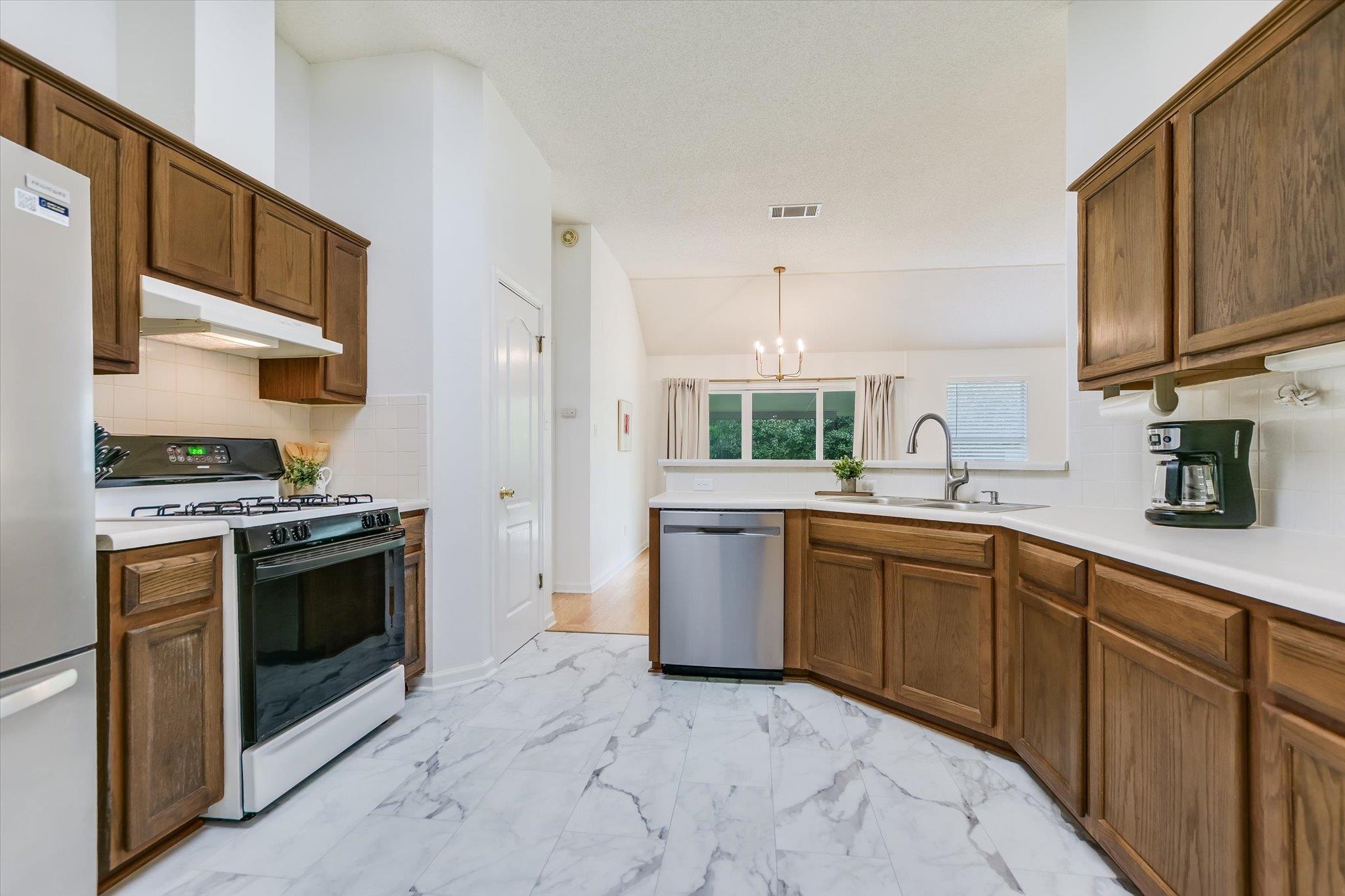 1202 Petunia Ln, Pflugerville, TX 78660