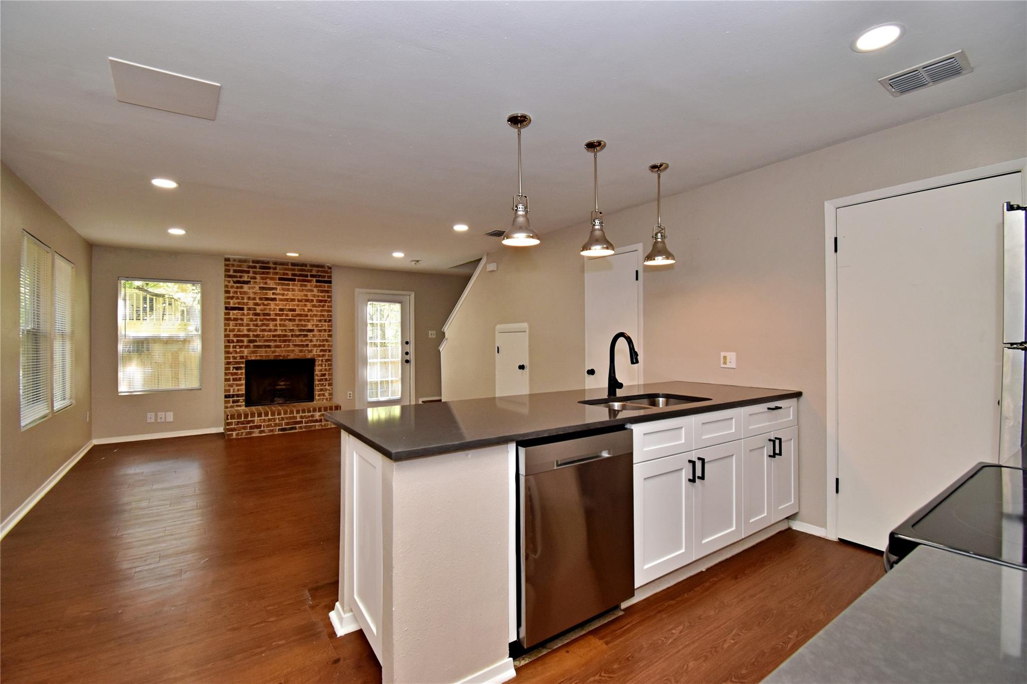 4411 Whispering Valley Dr # C, Austin, TX 78727