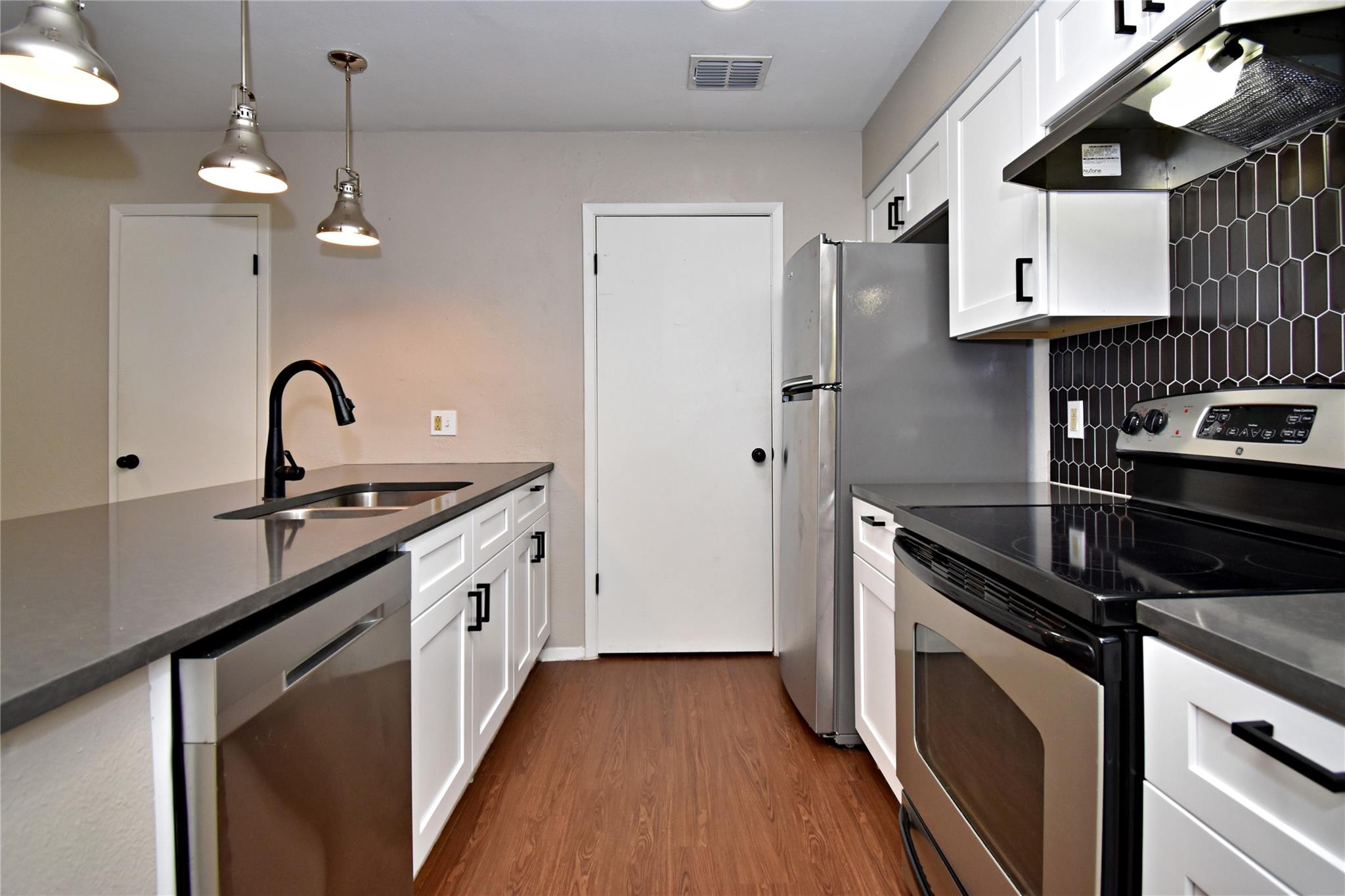 4411 Whispering Valley Dr # C, Austin, TX 78727