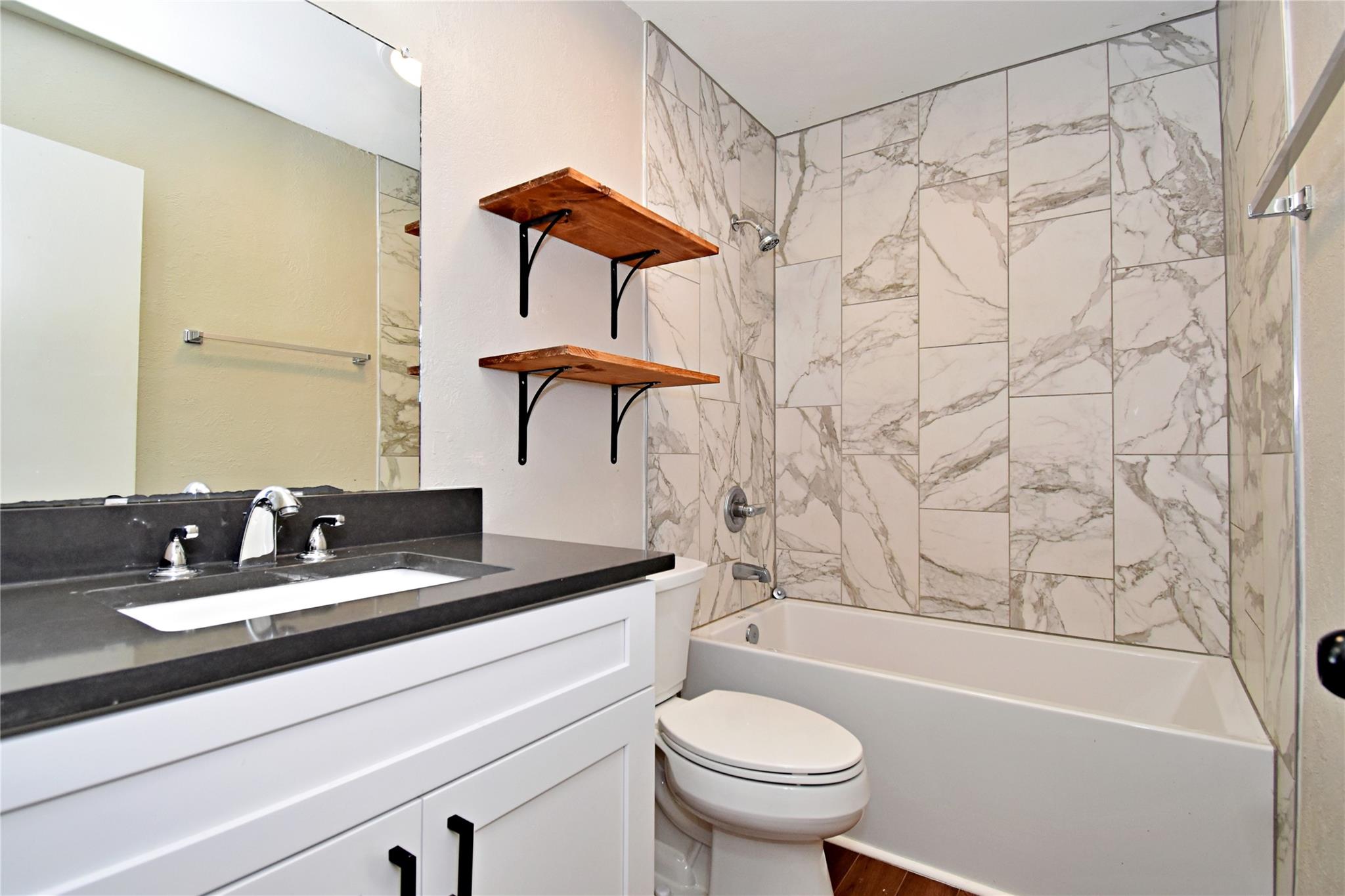 4411 Whispering Valley Dr # C, Austin, TX 78727