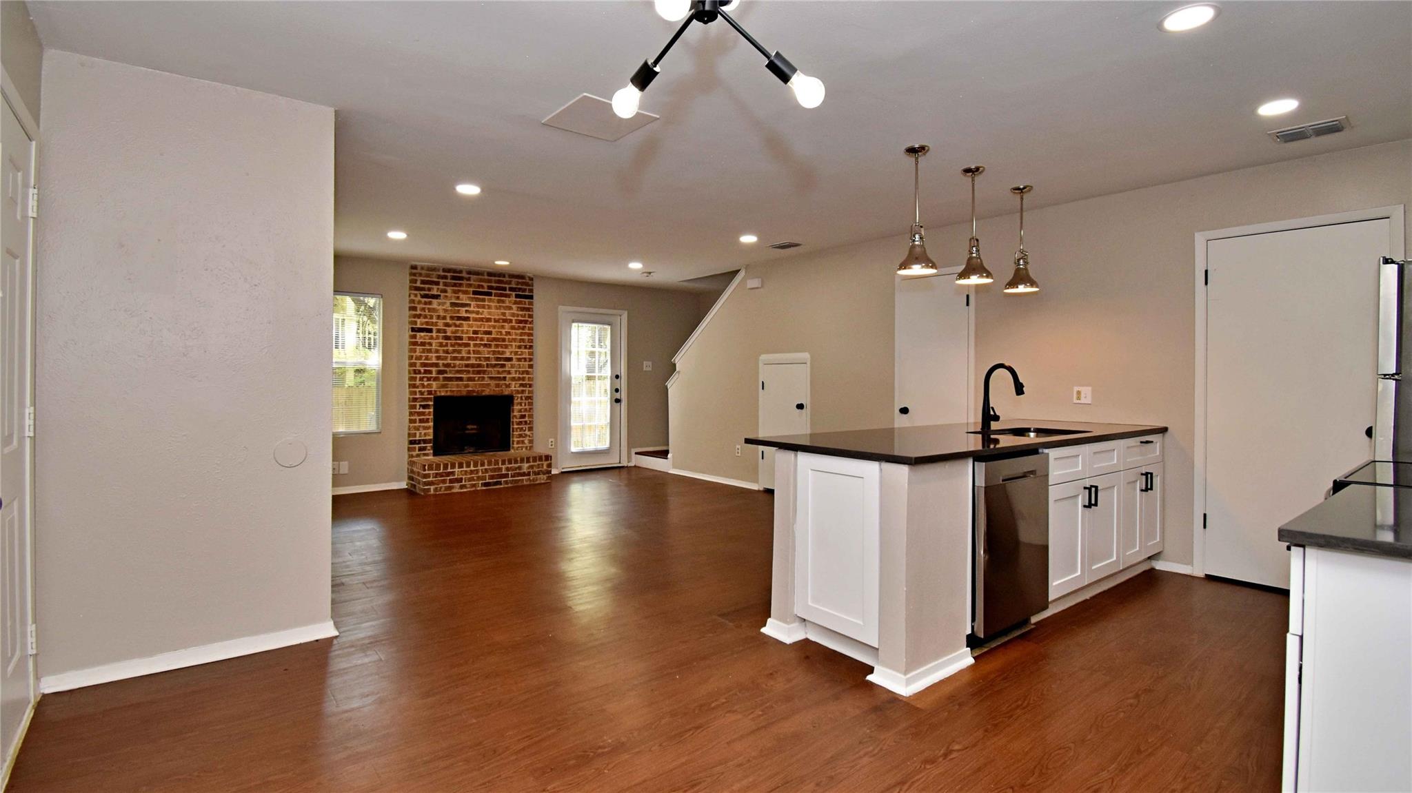 4411 Whispering Valley Dr # C, Austin, TX 78727