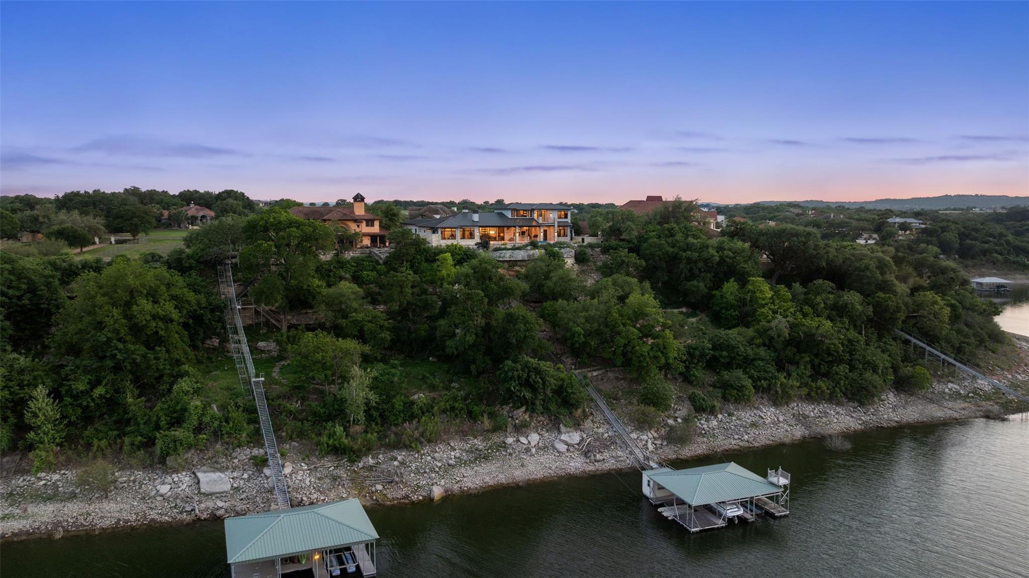 2923 Cliff Pt, Spicewood, TX 78669