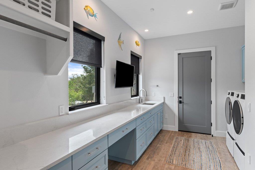 2923 Cliff Pt, Spicewood, TX 78669