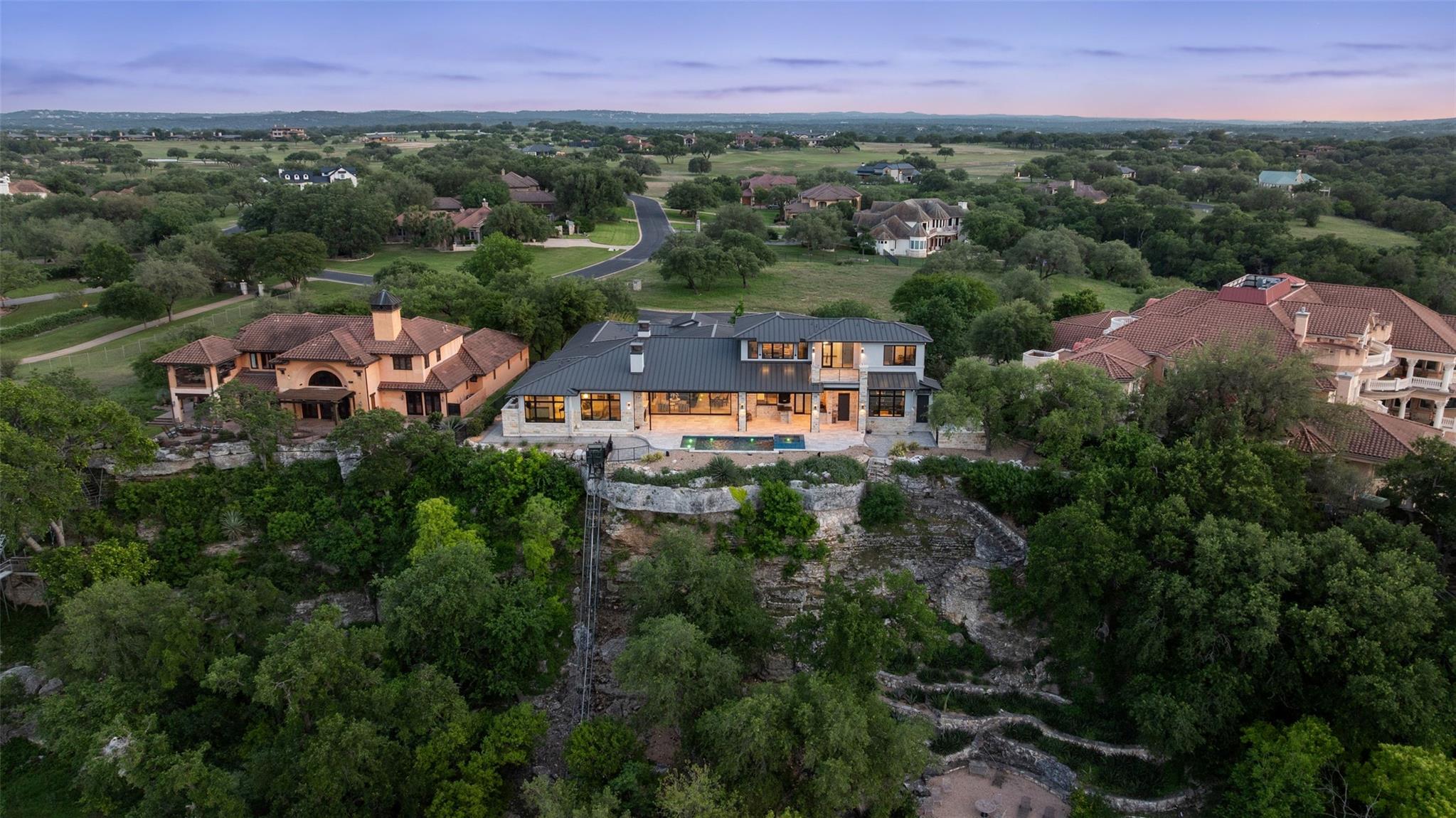 2923 Cliff Pt, Spicewood, TX 78669