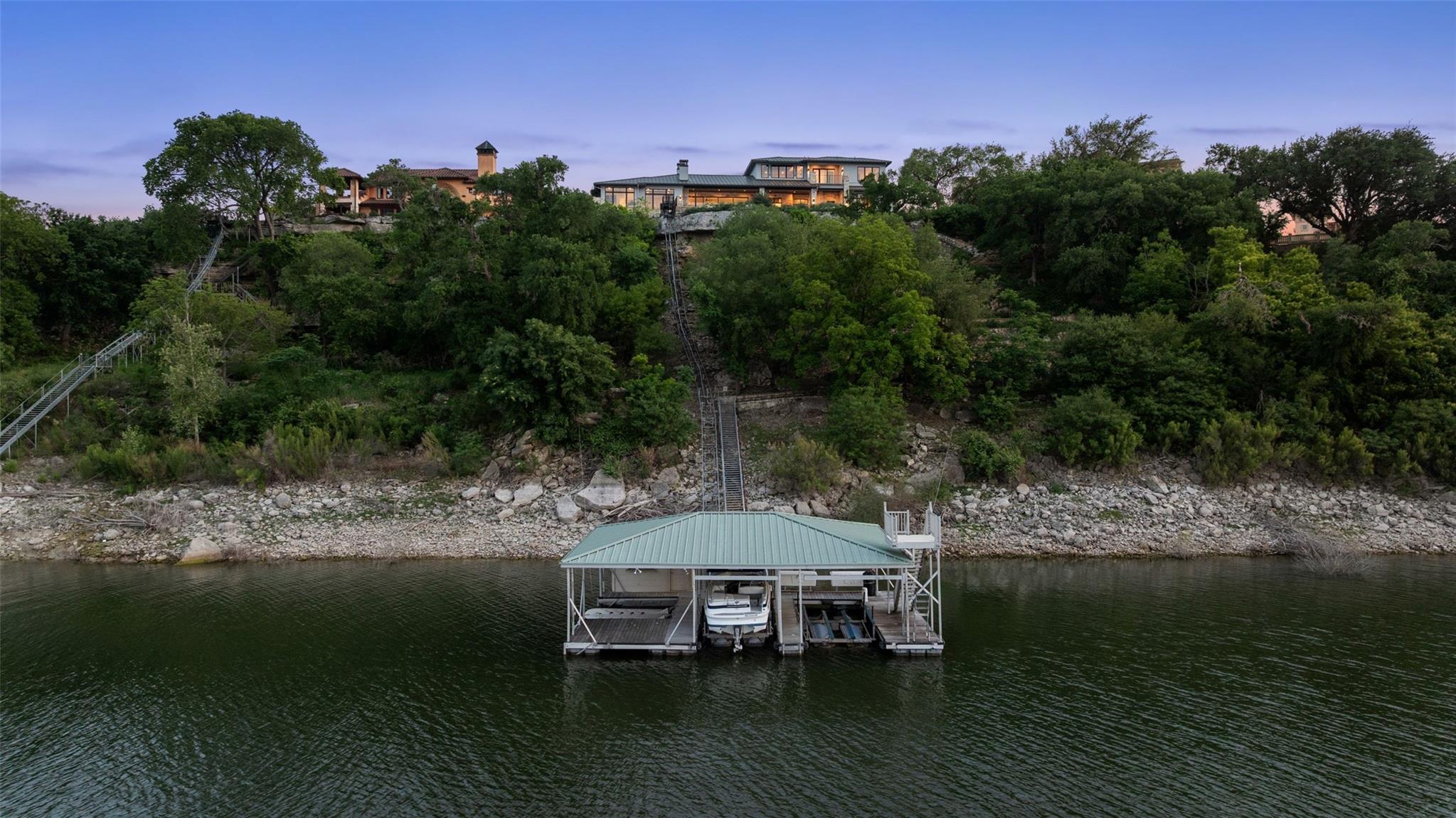 2923 Cliff Pt, Spicewood, TX 78669