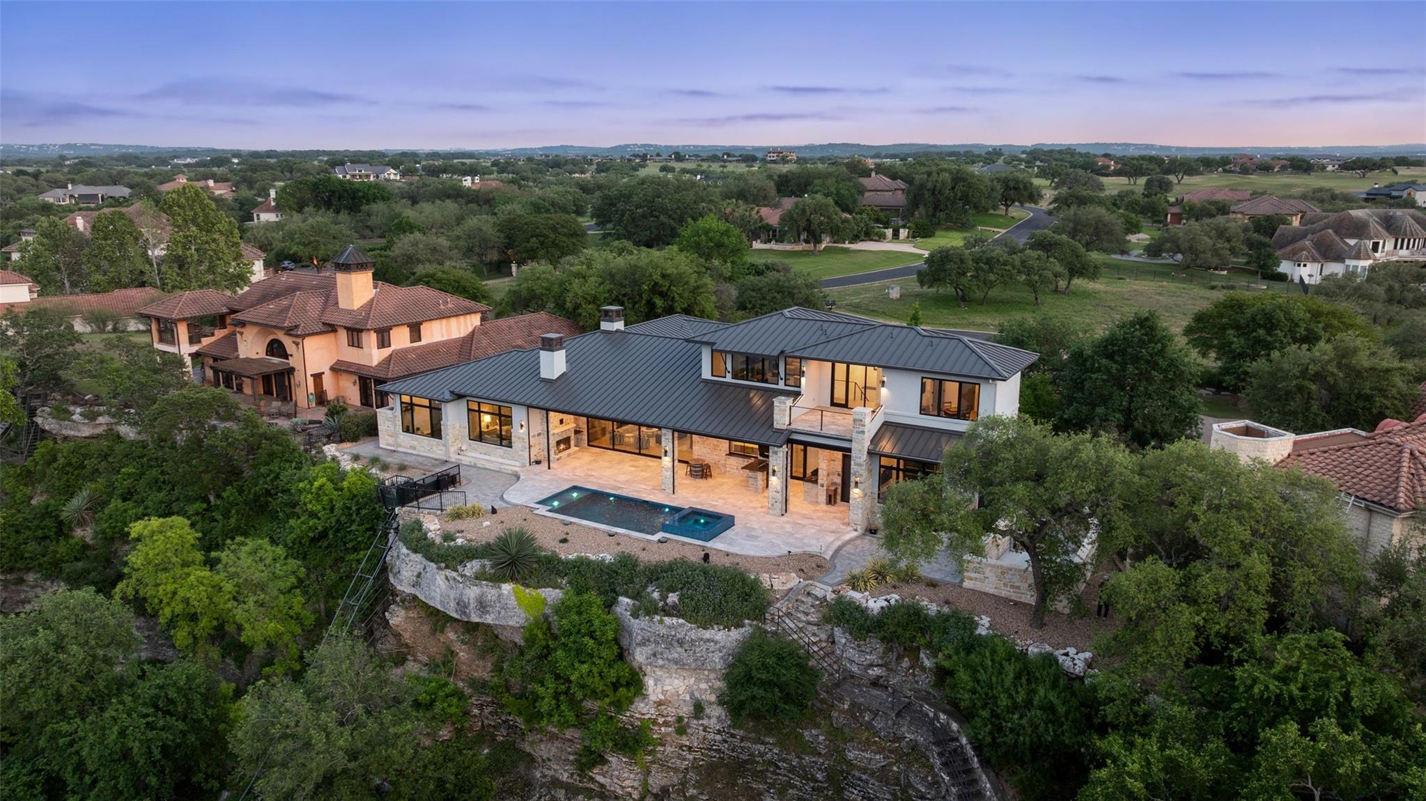 2923 Cliff Pt, Spicewood, TX 78669