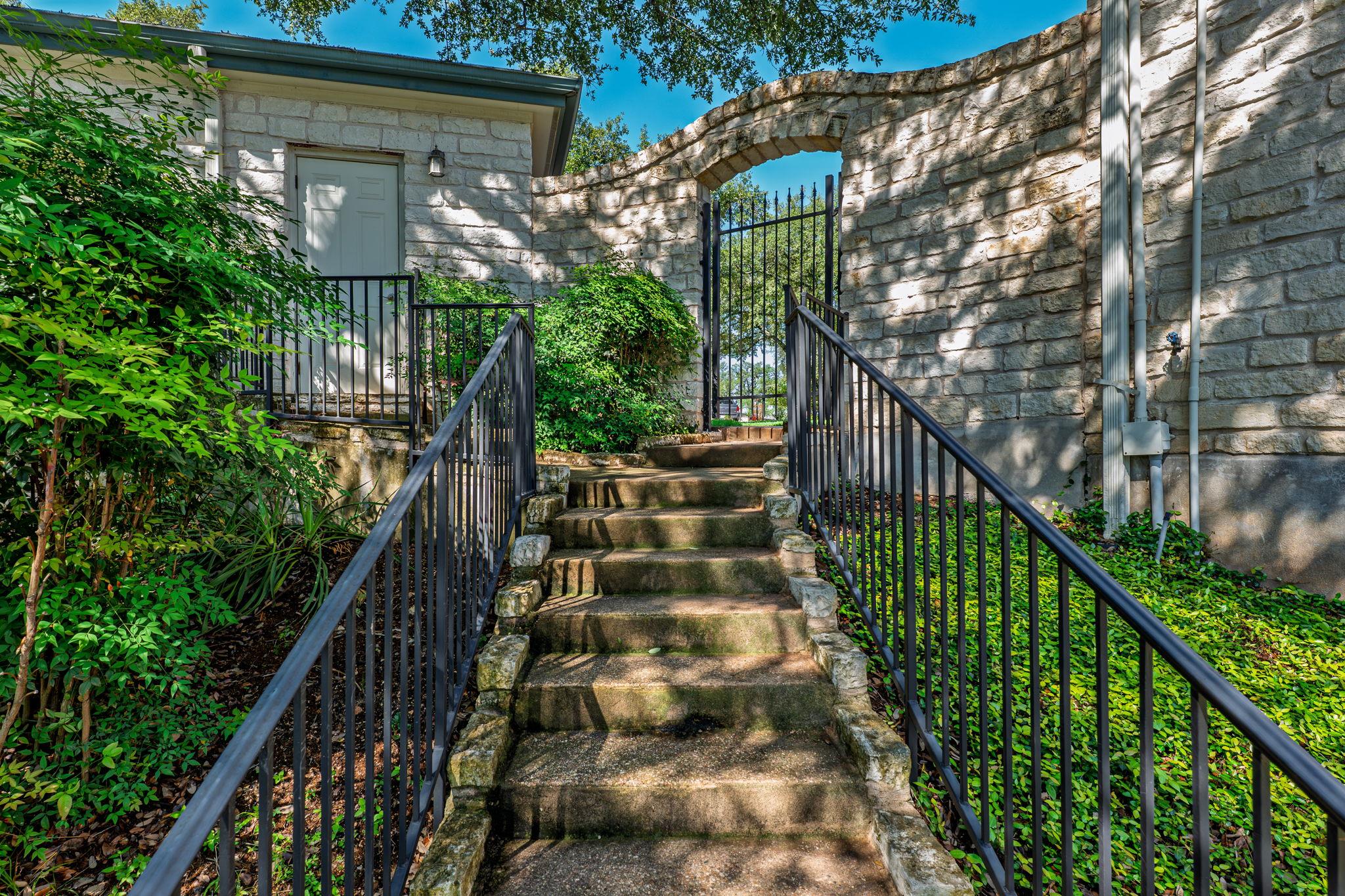 108 S El Reno Cv, Lakeway, TX 78734
