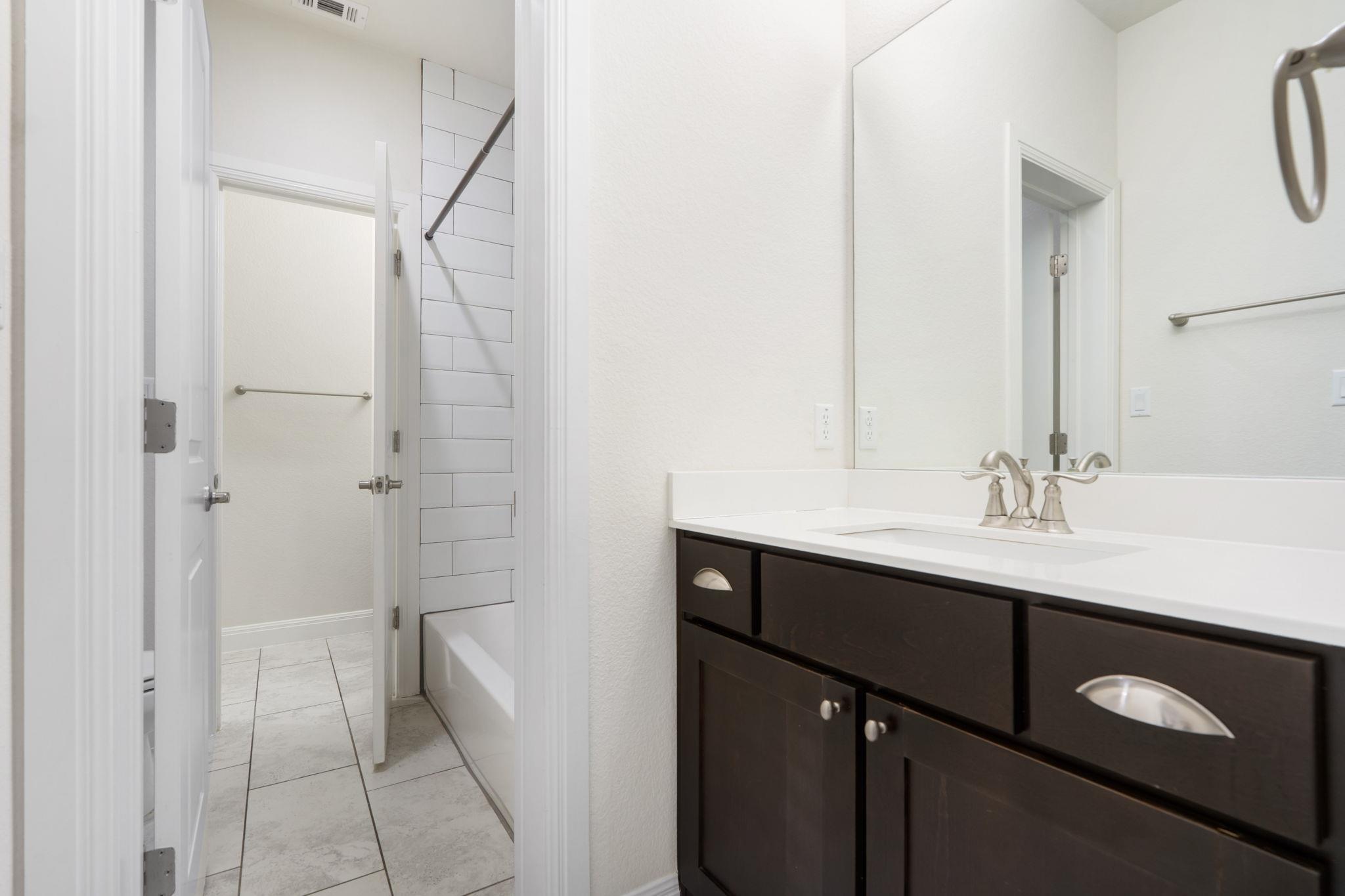 2304 Arroyo Grande Dr # 1, Leander, TX 78641