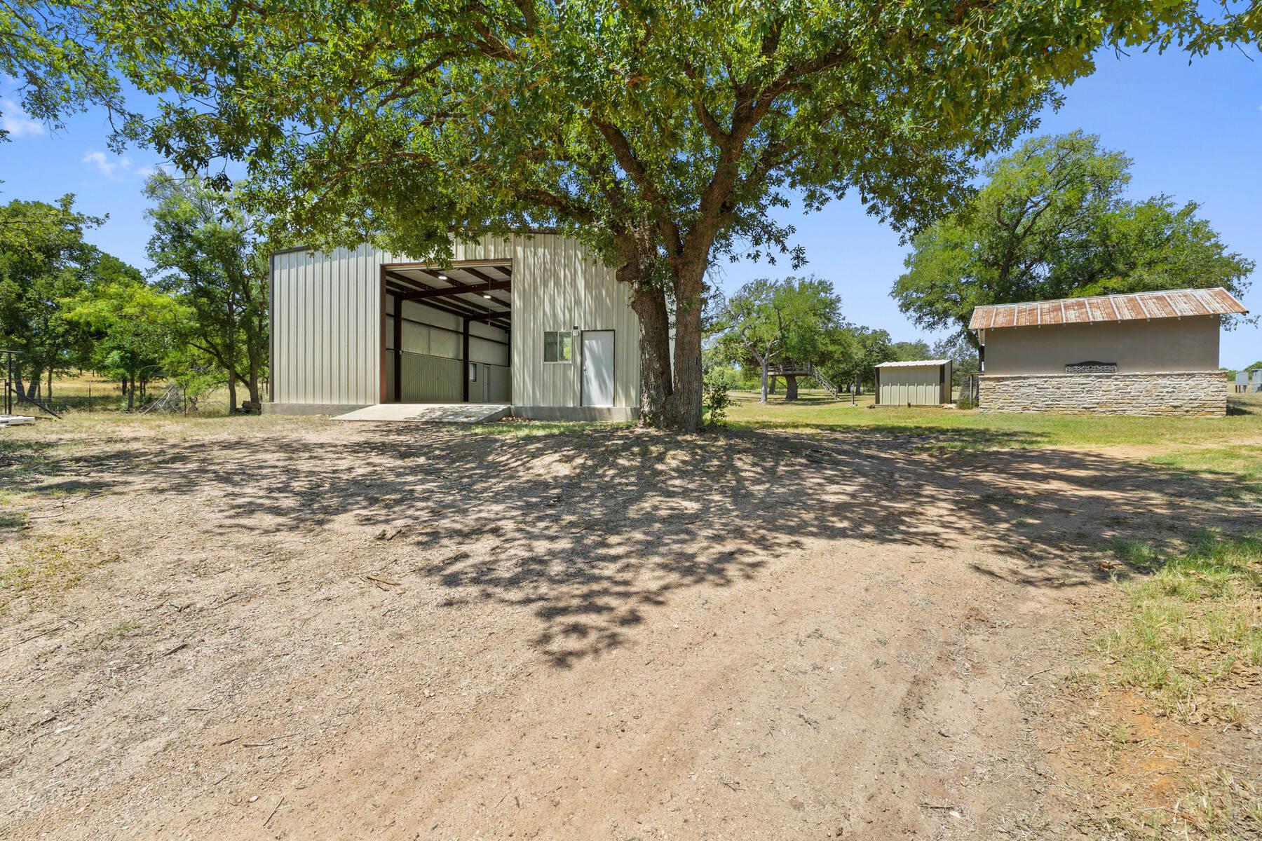 1450 Fm 2342, Kingsland, TX 78639