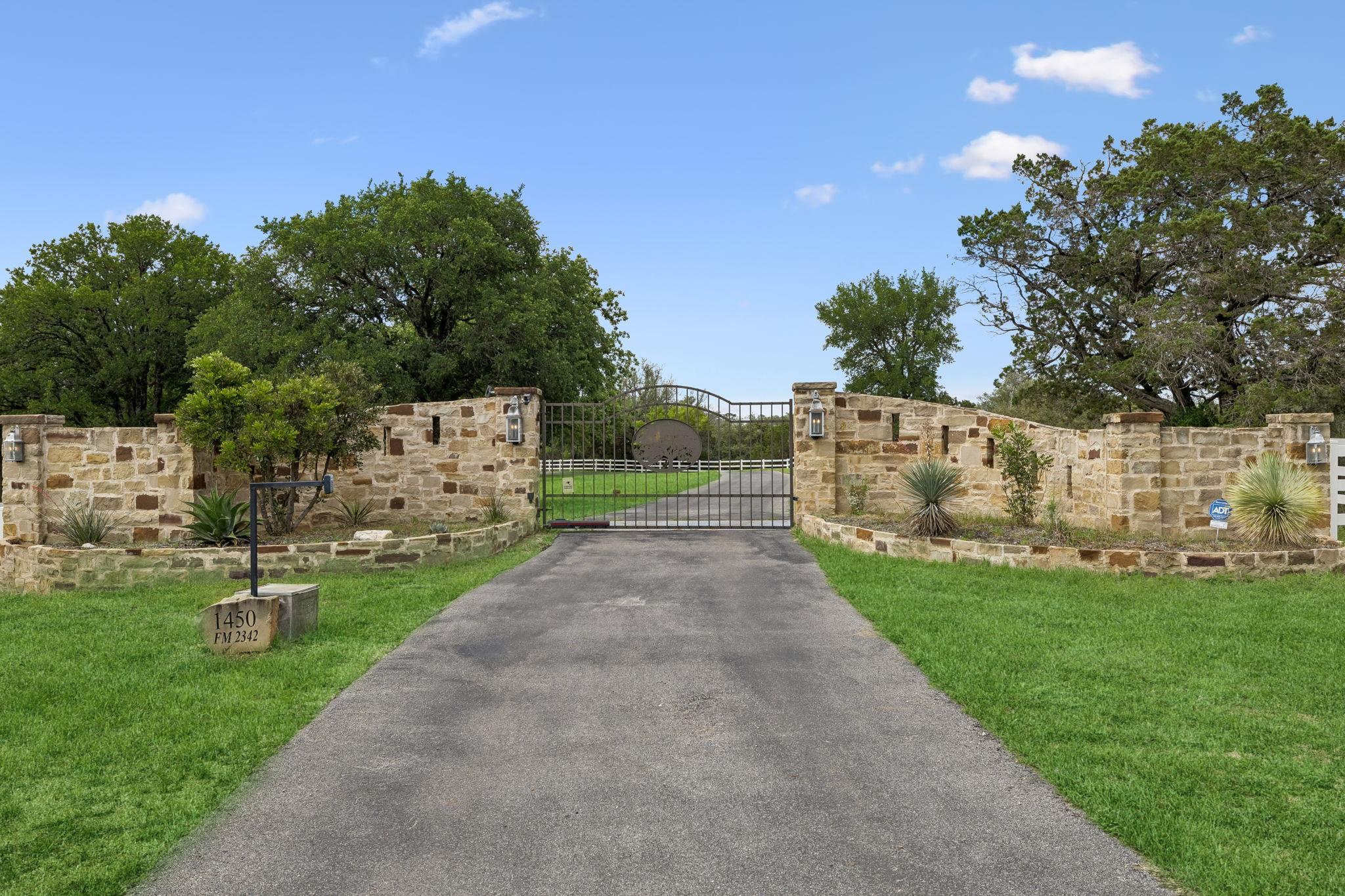 1450 Fm 2342, Kingsland, TX 78639