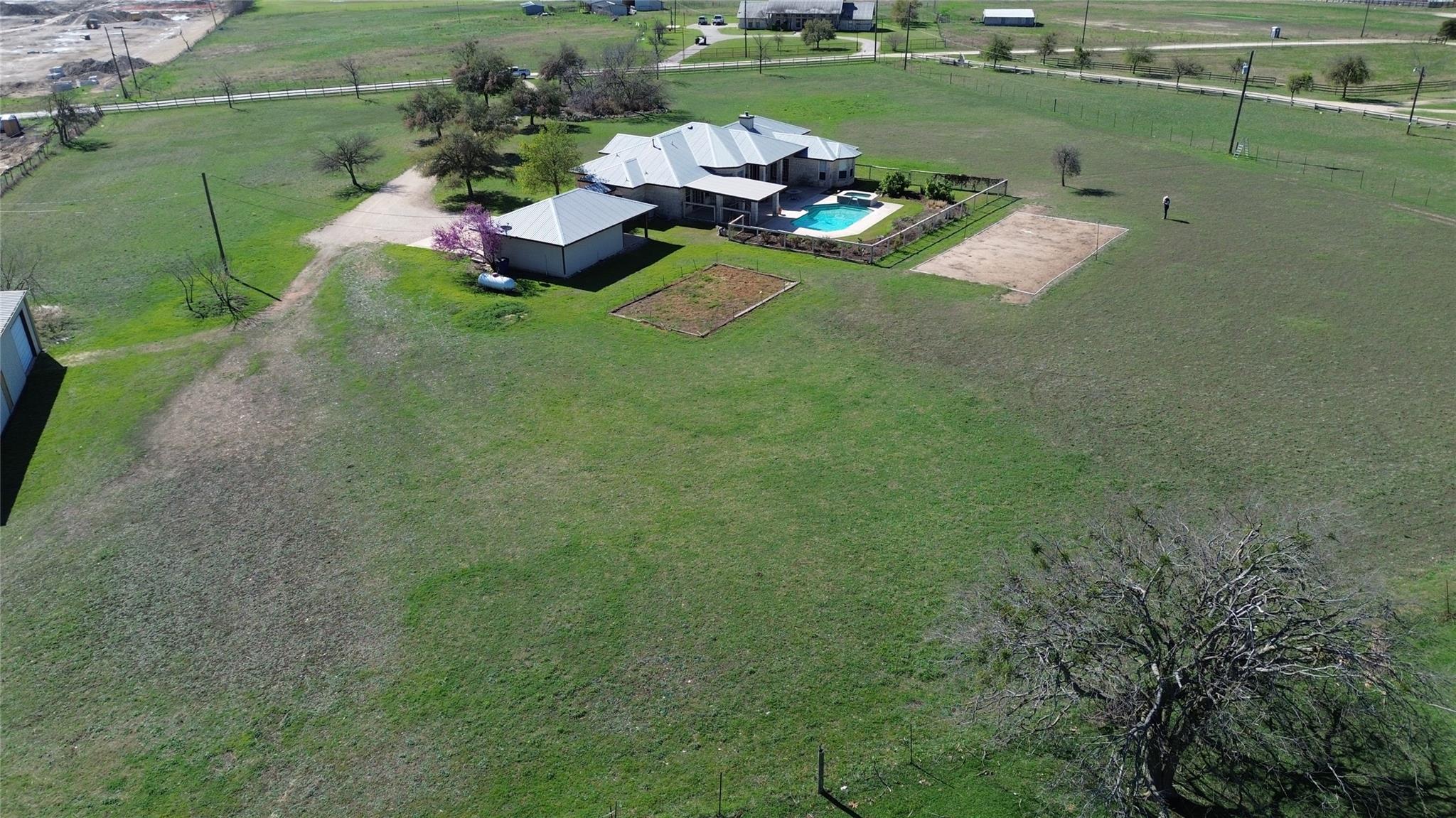 400 Hyview Ln, Hutto, TX 78634