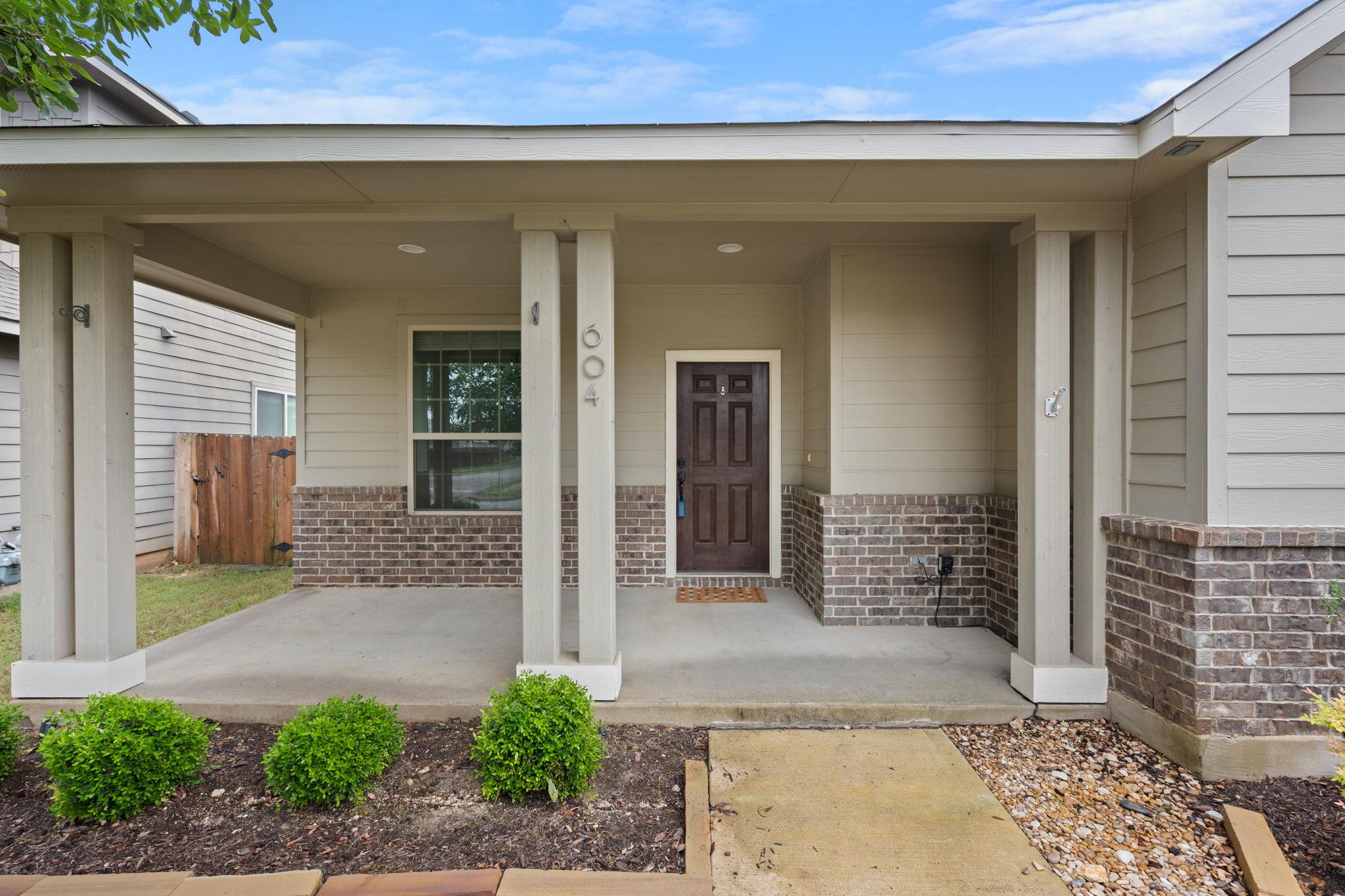 604 Palmilla St, Leander, TX 78641