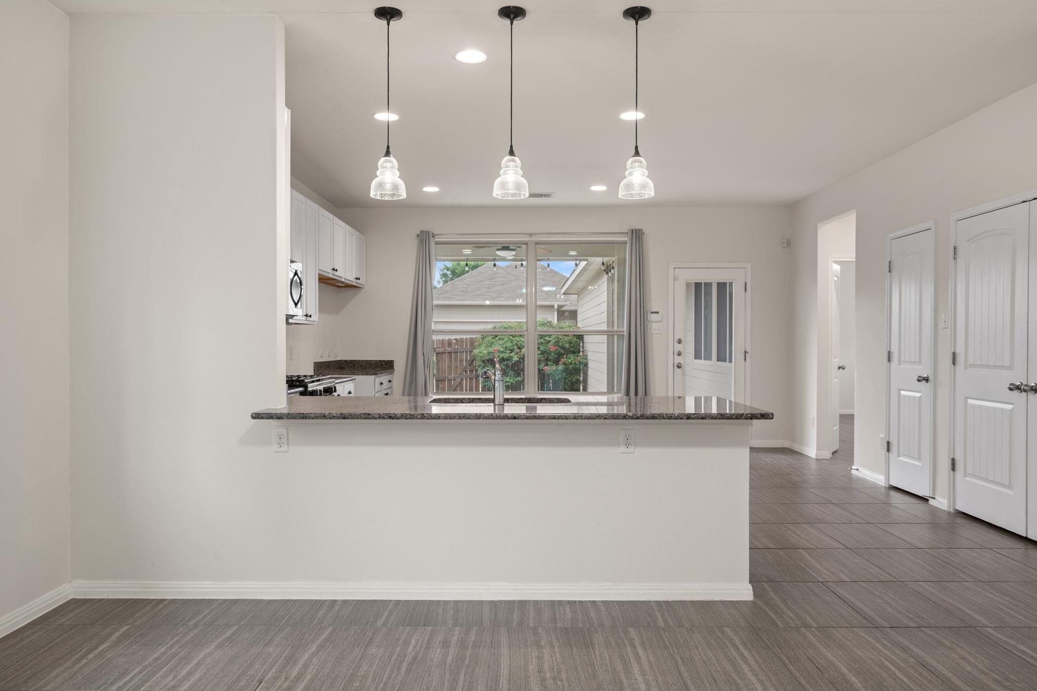 604 Palmilla St, Leander, TX 78641