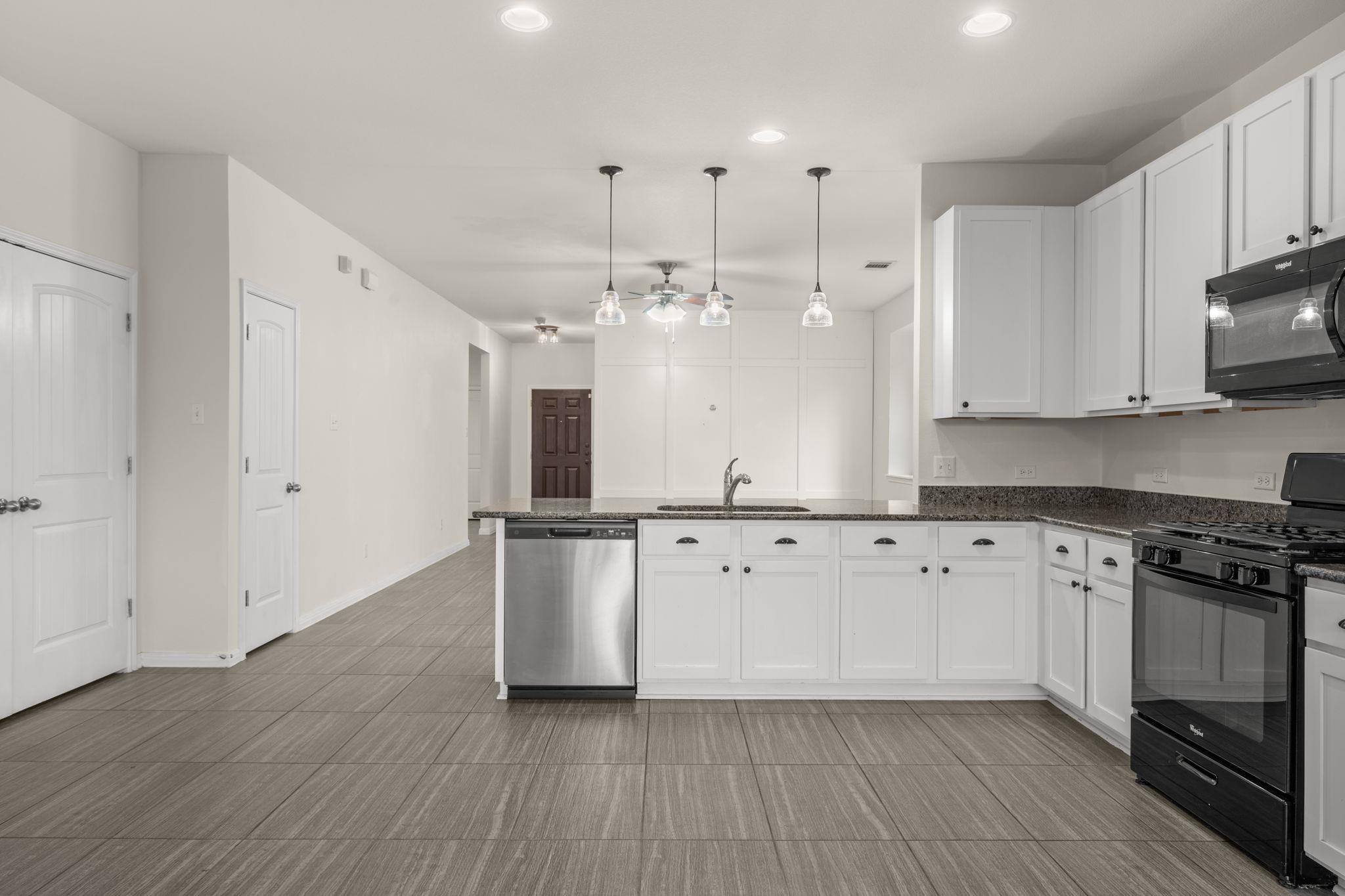 604 Palmilla St, Leander, TX 78641