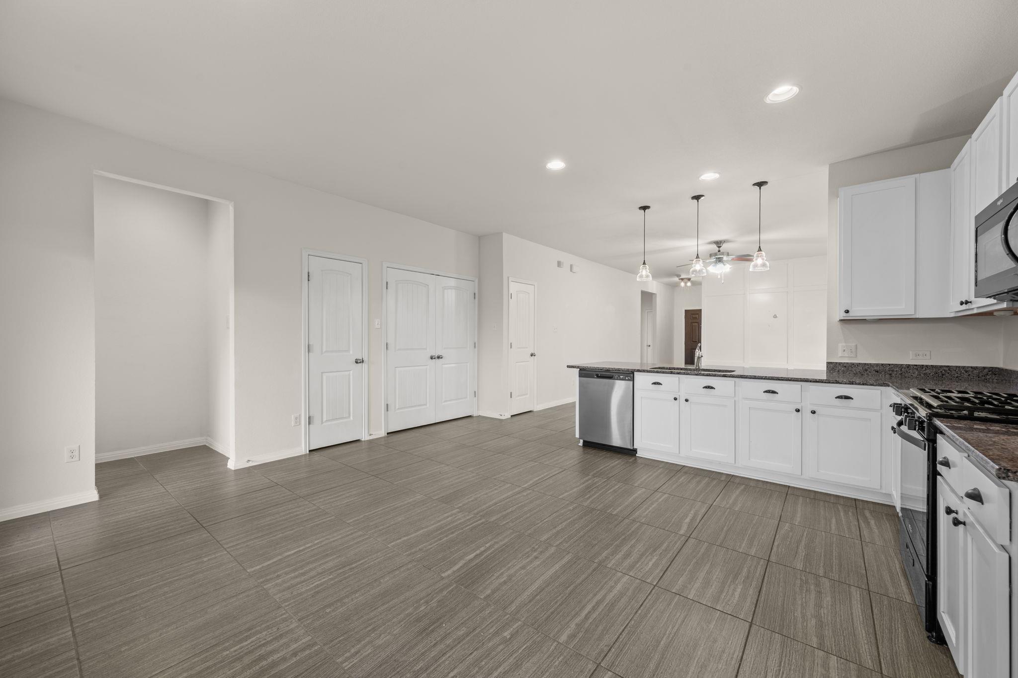 604 Palmilla St, Leander, TX 78641