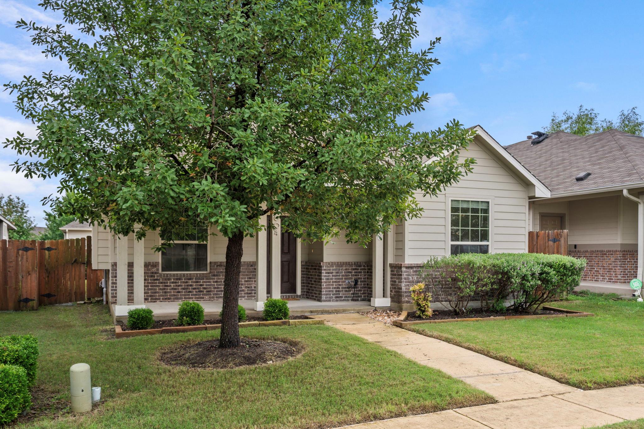 604 Palmilla St, Leander, TX 78641