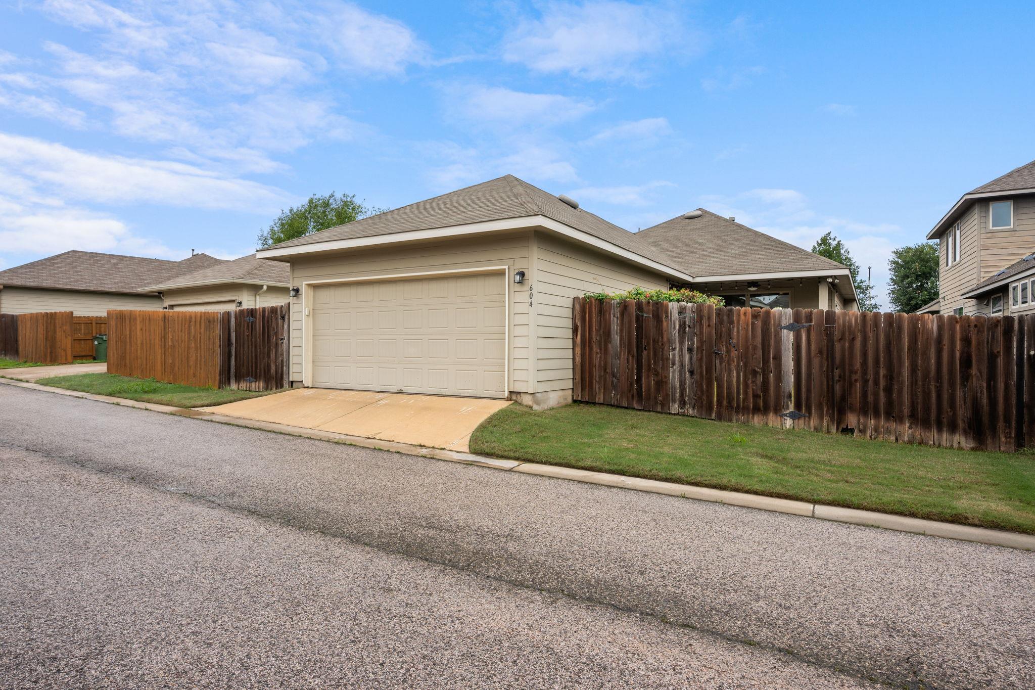 604 Palmilla St, Leander, TX 78641